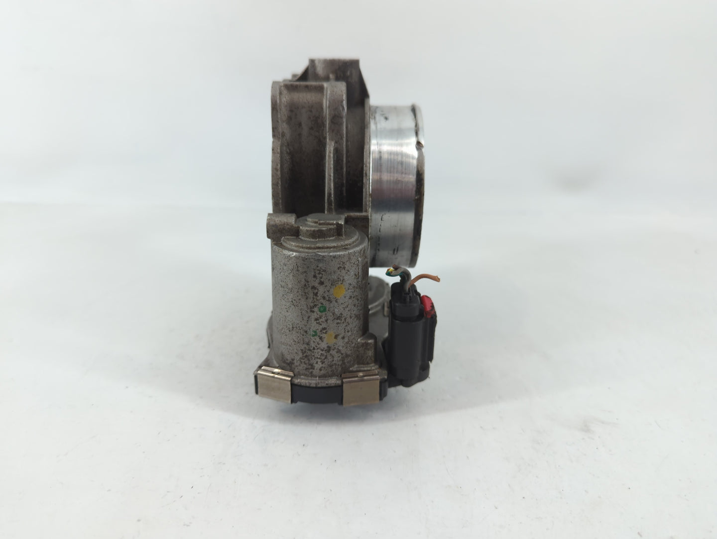 2012-2015 Chevrolet Camaro Throttle Body P/N:12632172BA Fits Fits 2012 2013 2014 2015 2016 2017 2018 2019 2020 2021 2022 OEM Used Auto Parts - Oemusedautoparts1.com