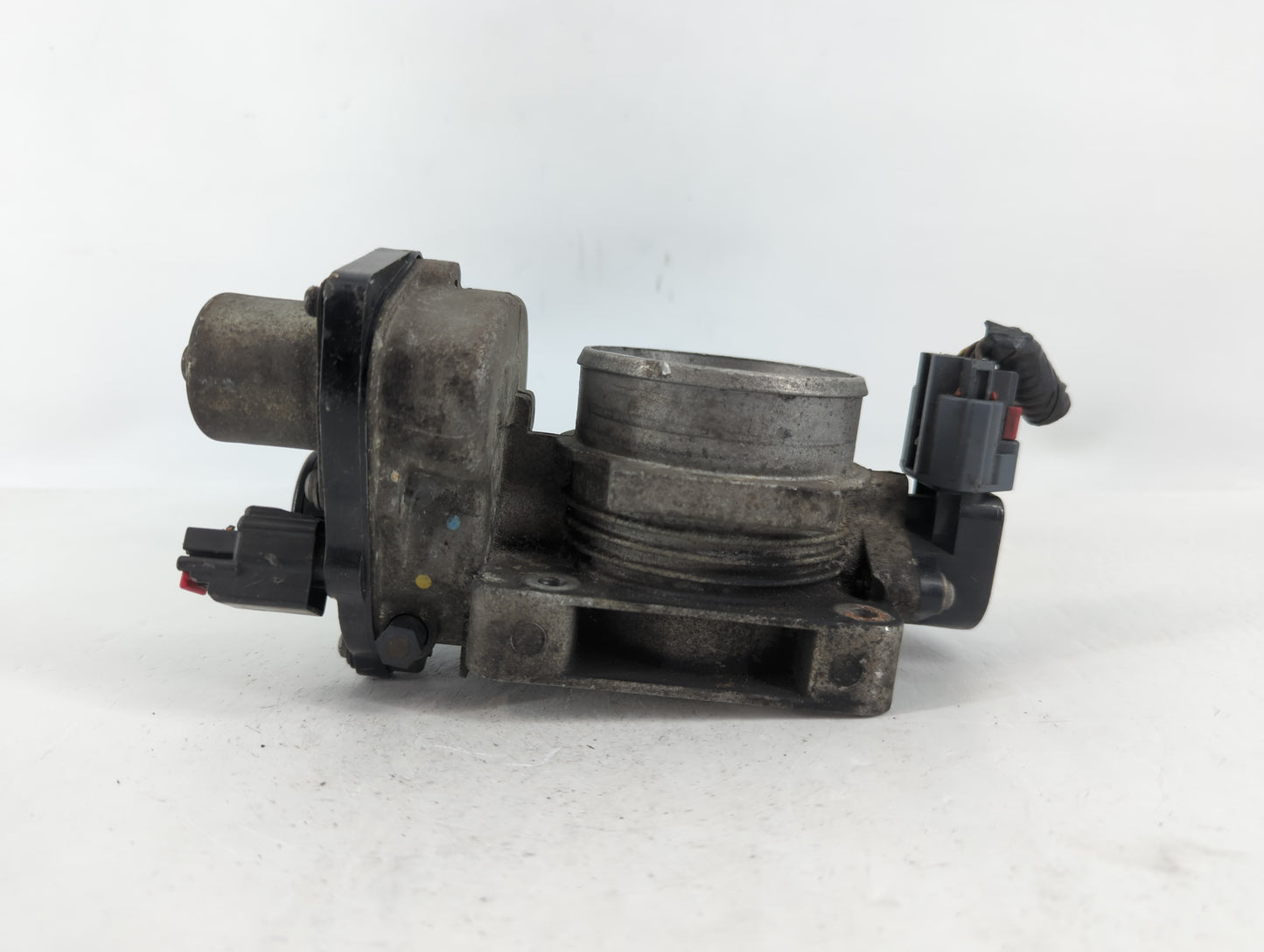 2007-2012 Ford Mustang Throttle Body P/N:EE01A 032608 2 Fits OEM Used Auto Parts - Oemusedautoparts1.com