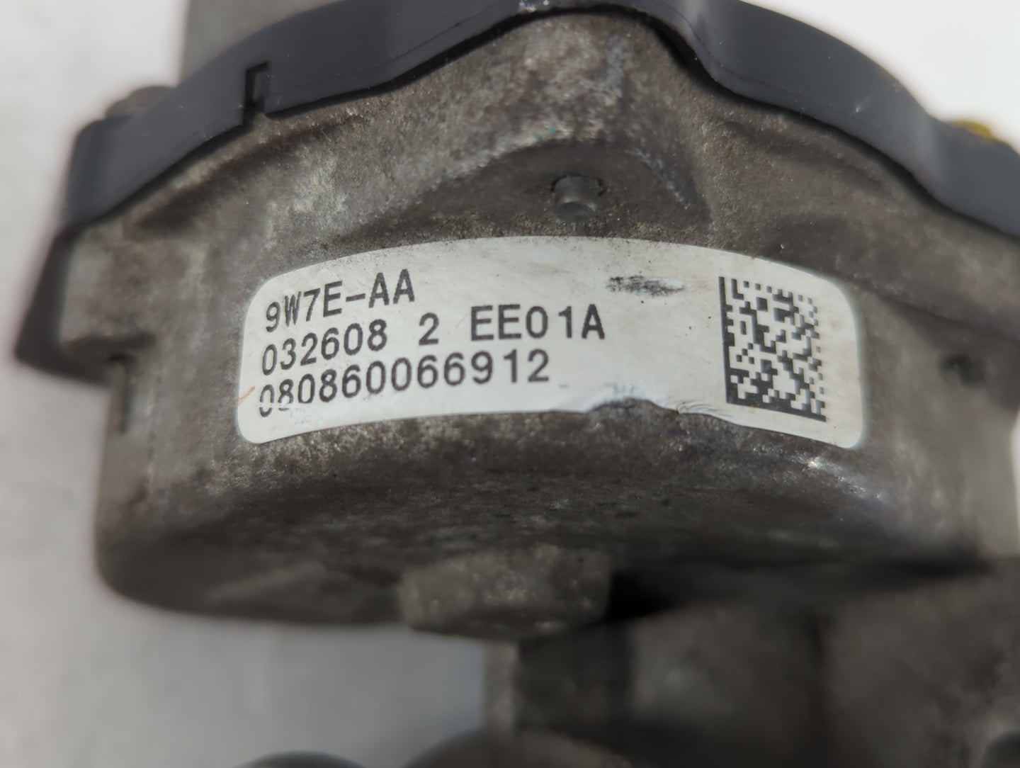 2007-2012 Ford Mustang Throttle Body P/N:EE01A 032608 2 Fits OEM Used Auto Parts - Oemusedautoparts1.com