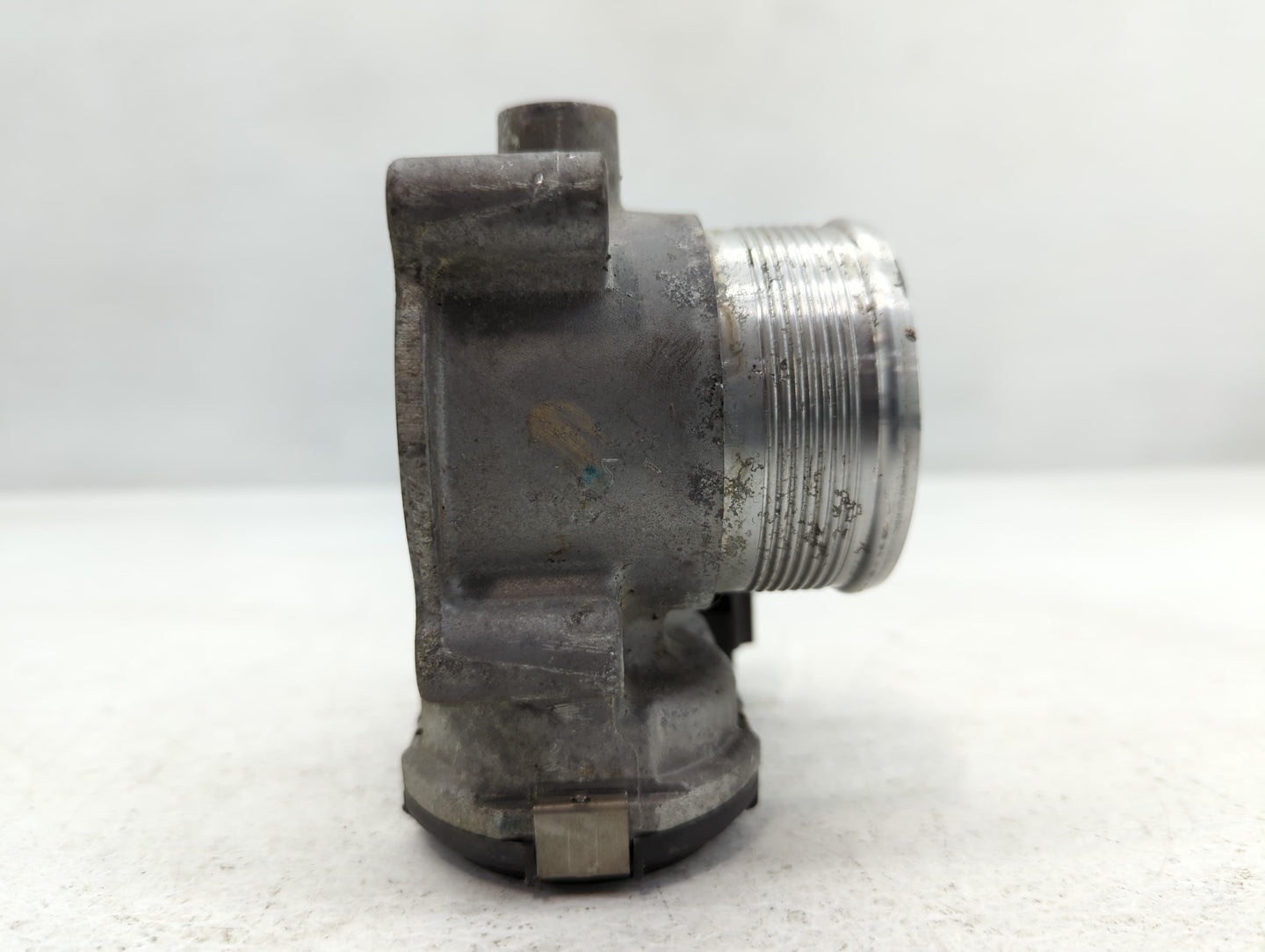 2014-2017 Volkswagen Jetta Throttle Body P/N:06K 133 062 E Fits Fits 2014 2015 2016 2017 OEM Used Auto Parts - Oemusedautoparts1.com