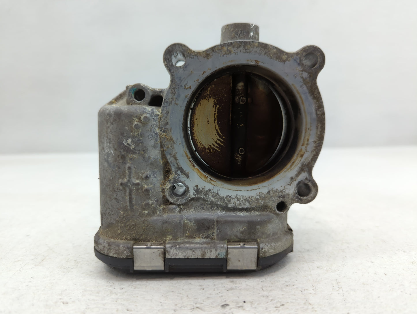 2014-2017 Volkswagen Jetta Throttle Body P/N:06K 133 062 E Fits Fits 2014 2015 2016 2017 OEM Used Auto Parts - Oemusedautoparts1.com
