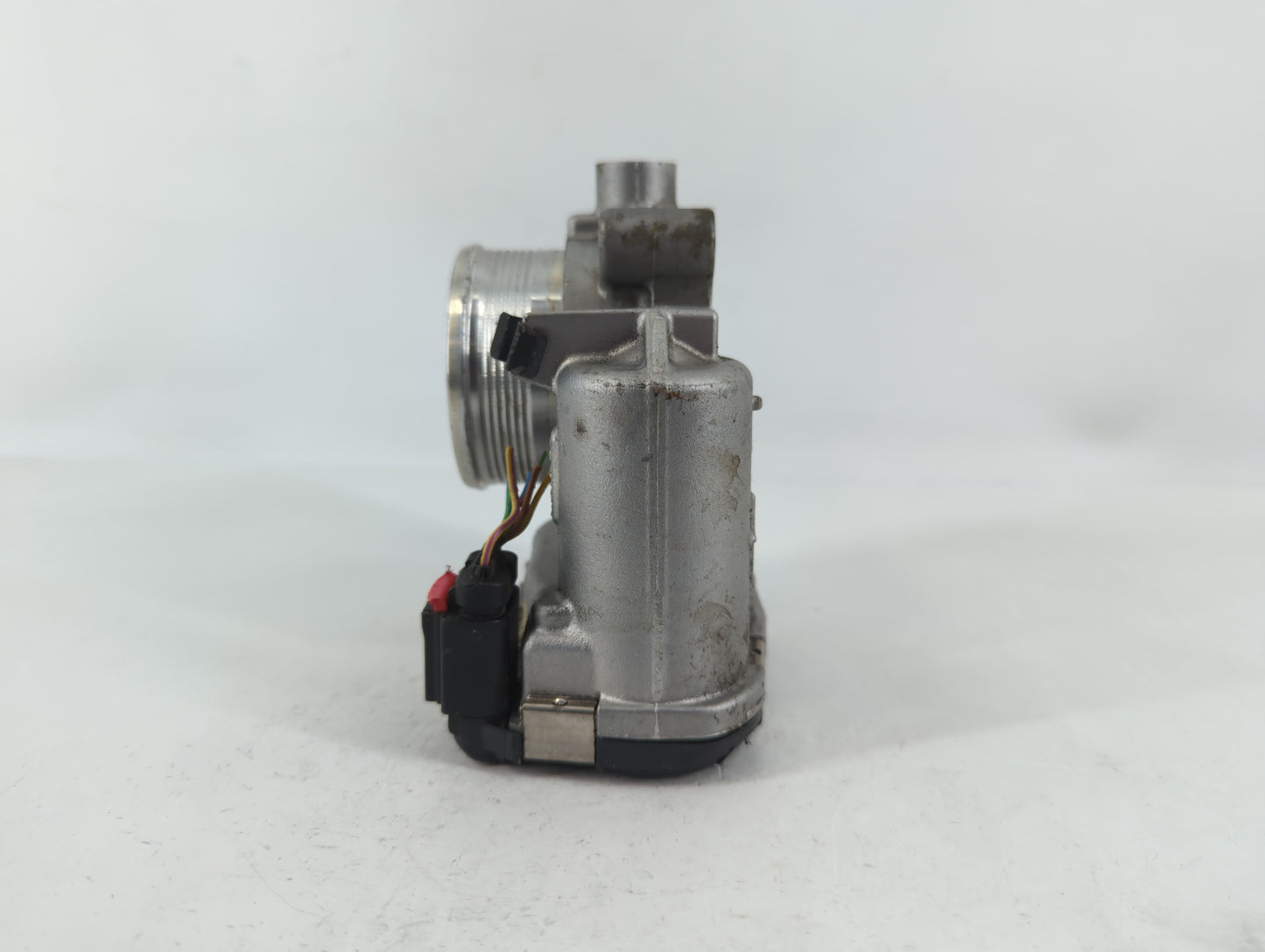 2016-2019 Ford Explorer Throttle Body P/N:AA5E-9F991-BB Fits Fits 2014 2015 2016 2017 2018 2019 2020 2021 2022 OEM Used Auto Parts - Oemusedautoparts1.com