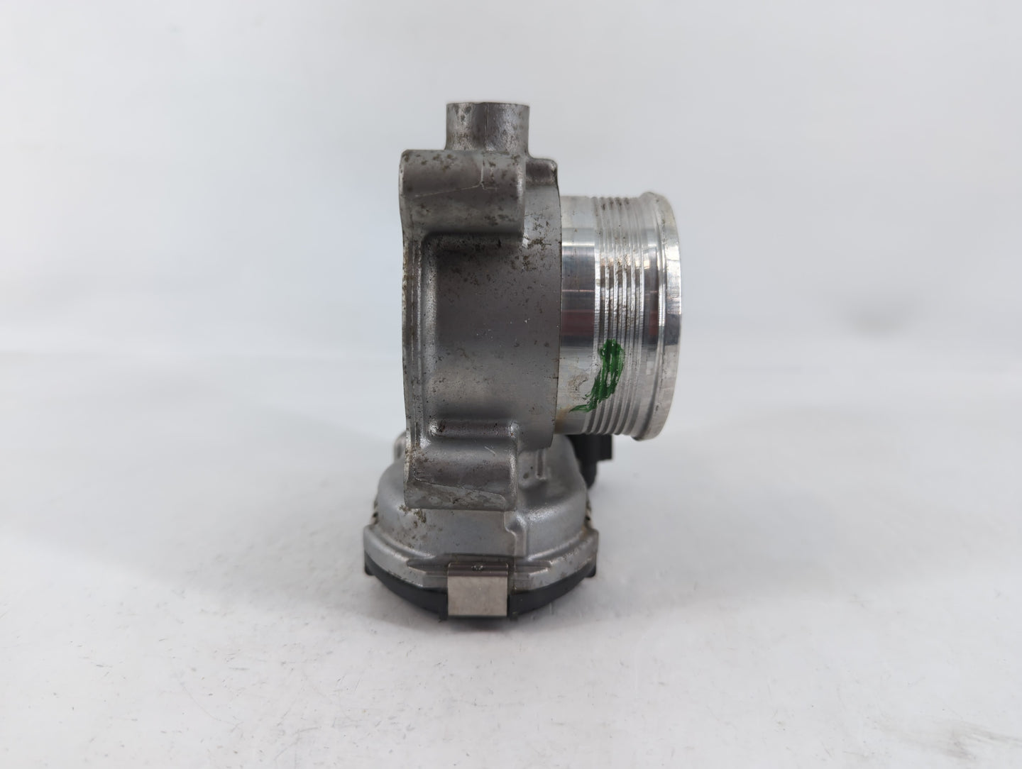 2016-2019 Ford Explorer Throttle Body P/N:AA5E-9F991-BB Fits Fits 2014 2015 2016 2017 2018 2019 2020 2021 2022 OEM Used Auto Parts - Oemusedautoparts1.com