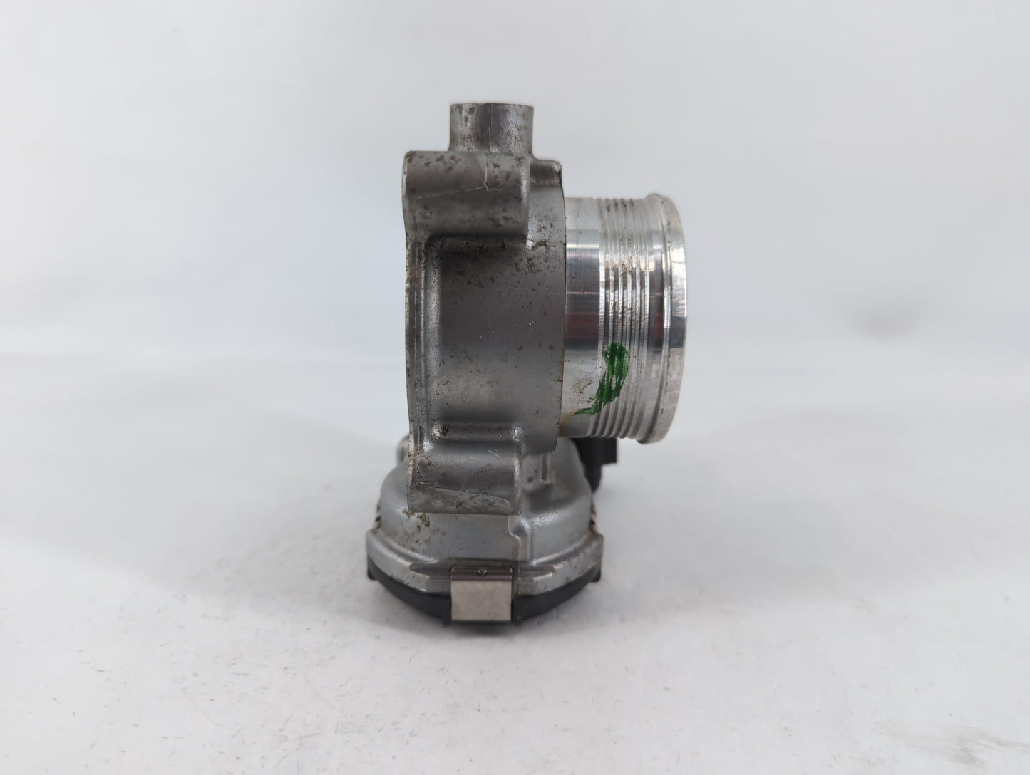 2016-2019 Ford Explorer Throttle Body P/N:AA5E-9F991-BB Fits Fits 2014 2015 2016 2017 2018 2019 2020 2021 2022 OEM Used Auto Parts - Oemusedautoparts1.com