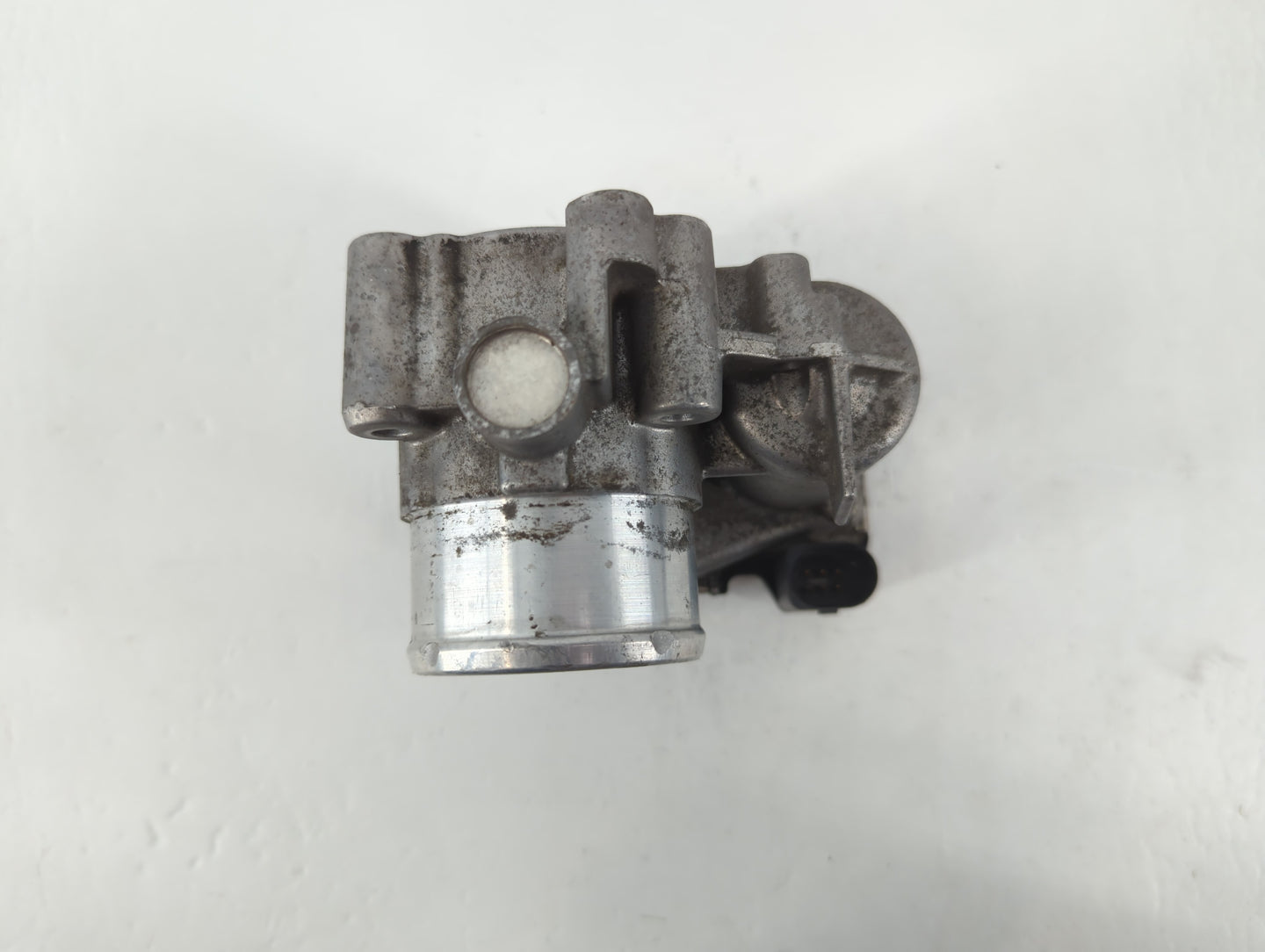 2014-2019 Ford Fiesta Throttle Body P/N:7S7G-9F991-CA Fits Fits 2013 2014 2015 2016 2017 2018 2019 OEM Used Auto Parts - Oemusedautoparts1.com