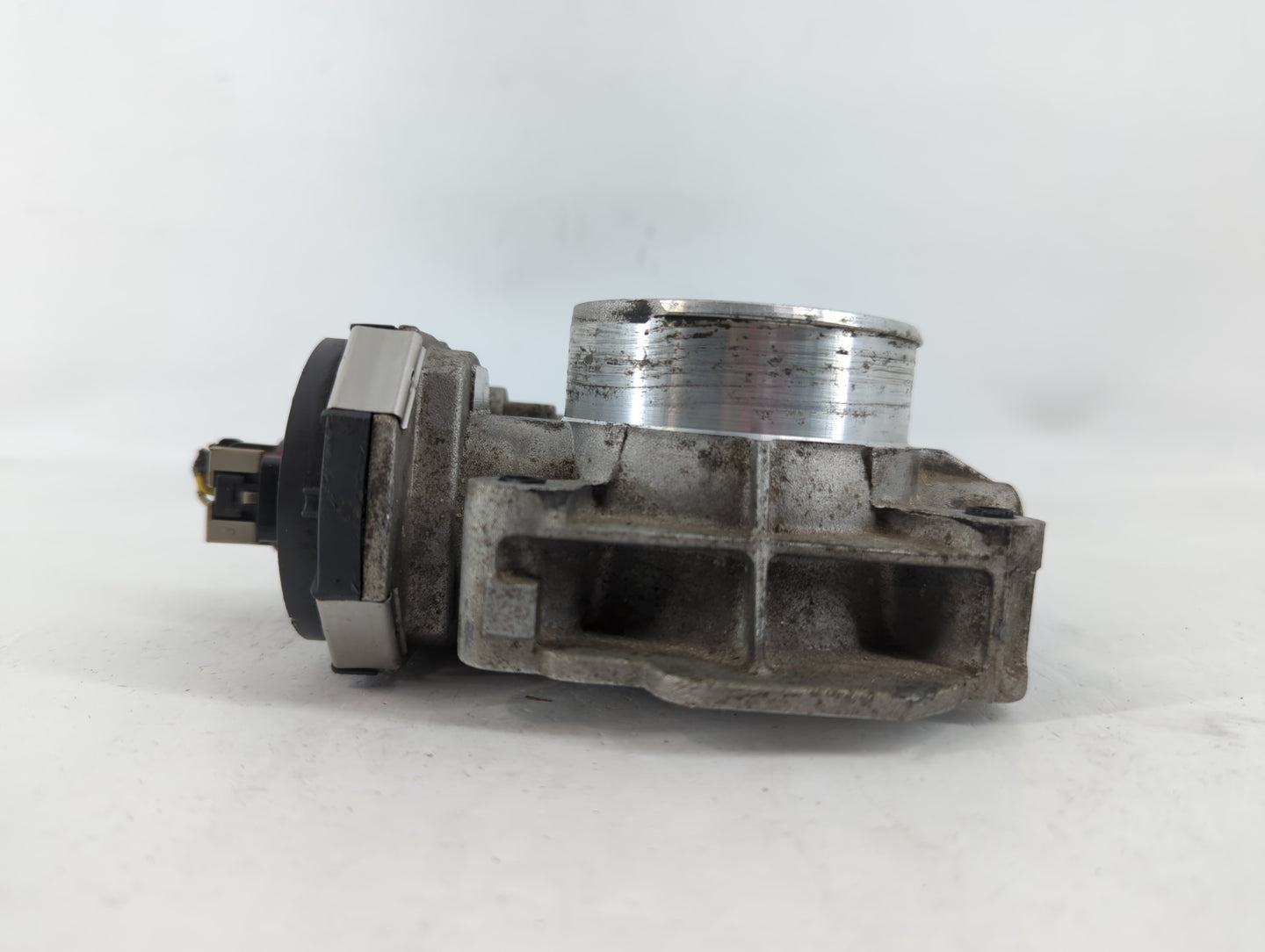 2008-2012 Chevrolet Malibu Throttle Body P/N:1022C 668AA Fits Fits 2007 2008 2009 2010 2011 2012 OEM Used Auto Parts - Oemusedautoparts1.com