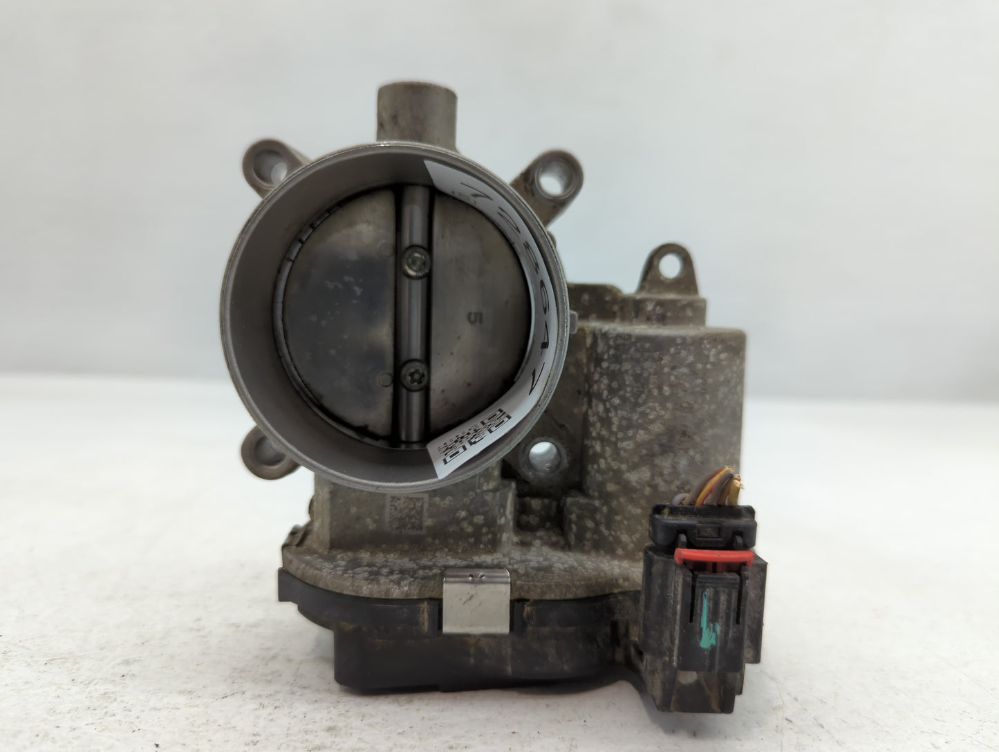 2014-2019 Jeep Cherokee Throttle Body P/N:04891970AB Fits Fits 2014 2015 2016 2017 2018 2019 2020 2021 2022 OEM Used Auto Parts - Oemusedautoparts1.com