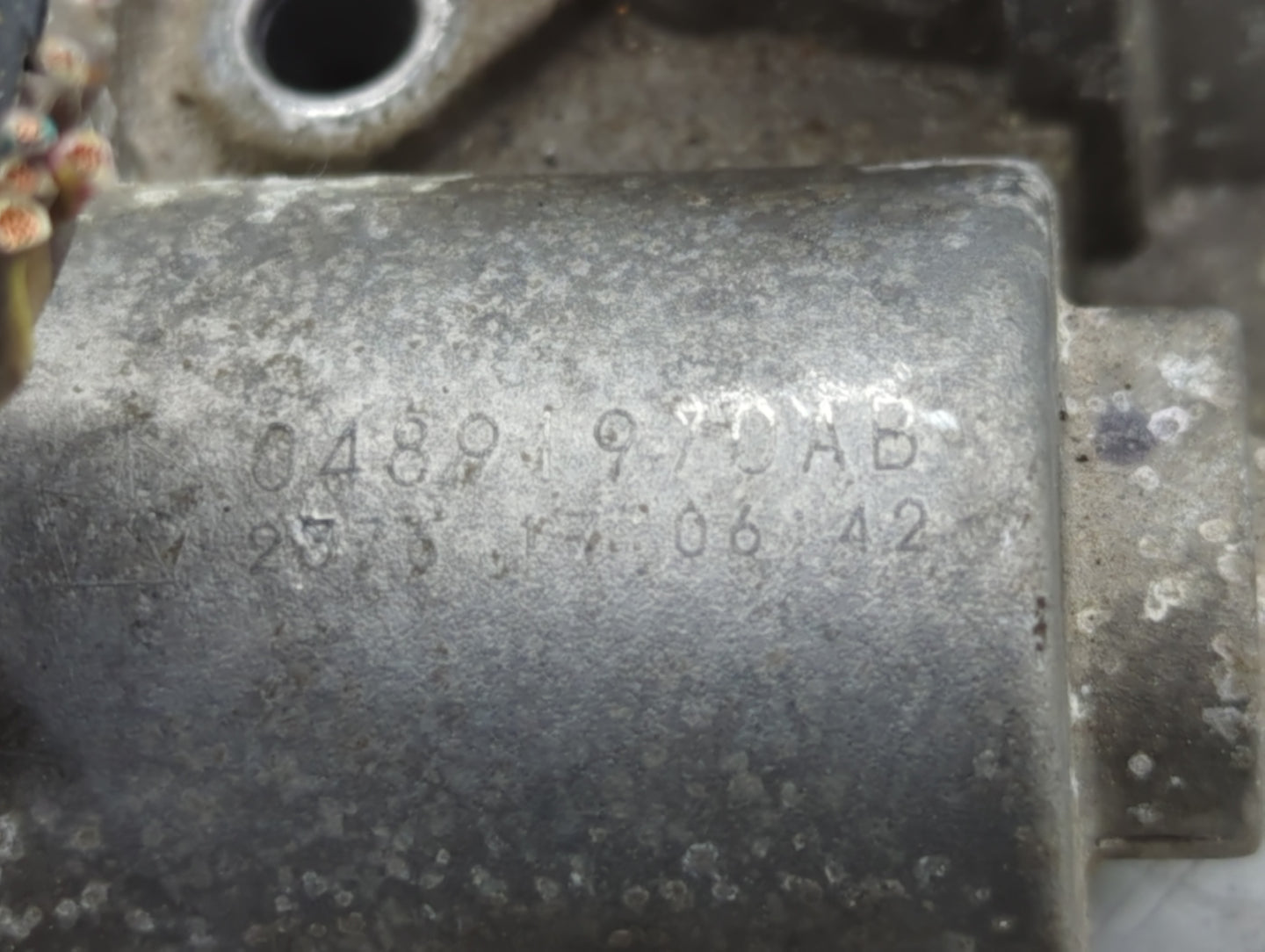 2014-2019 Jeep Cherokee Throttle Body P/N:04891970AB Fits Fits 2014 2015 2016 2017 2018 2019 2020 2021 2022 OEM Used Auto Parts - Oemusedautoparts1.com