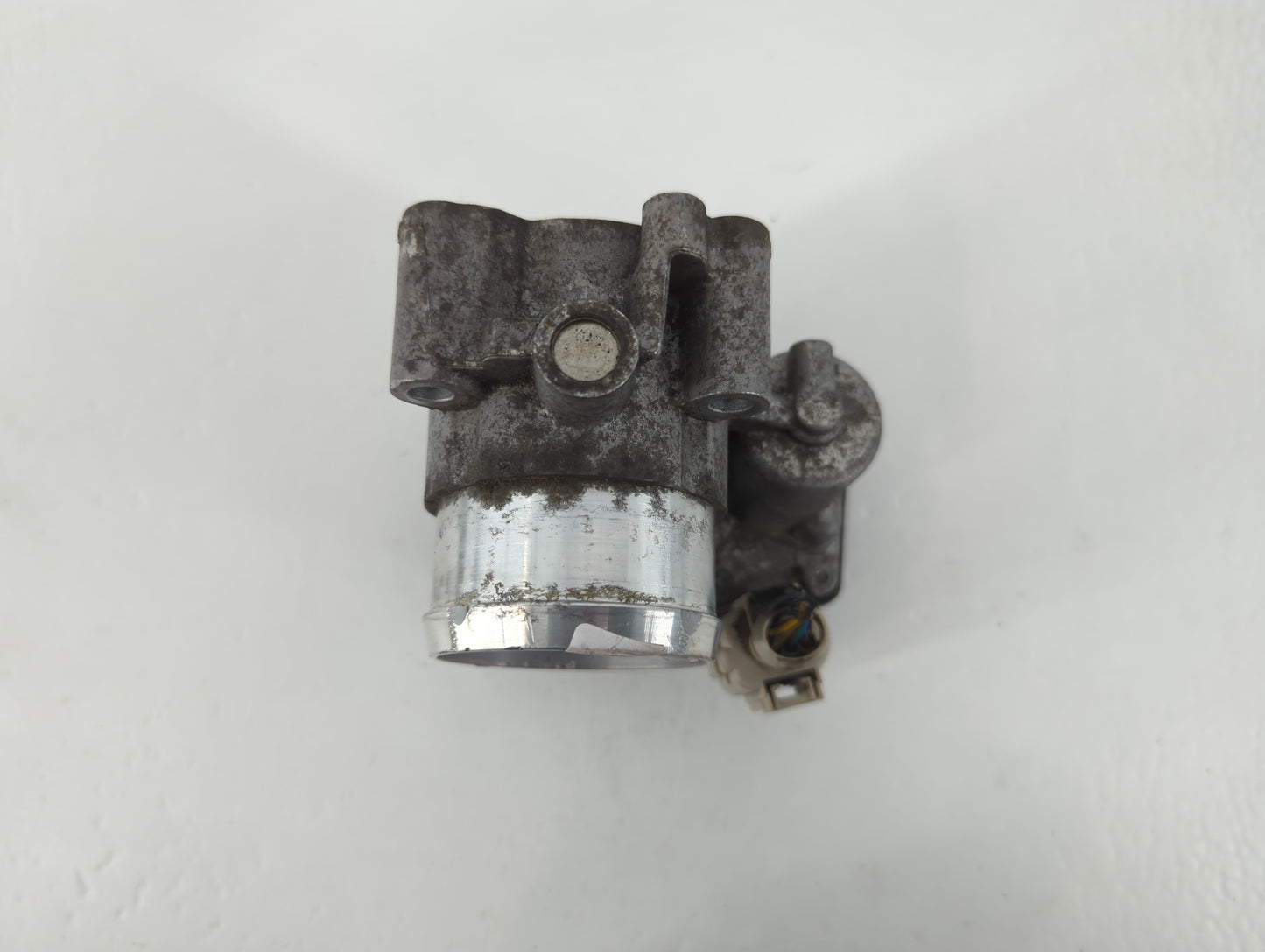 2014-2020 Ford Fusion Throttle Body P/N:B10 280 176 F DS7G-9F991-CA Fits Fits 2014 2015 2016 2017 2018 2019 2020 OEM Used Auto Parts - Oemusedautoparts1.com