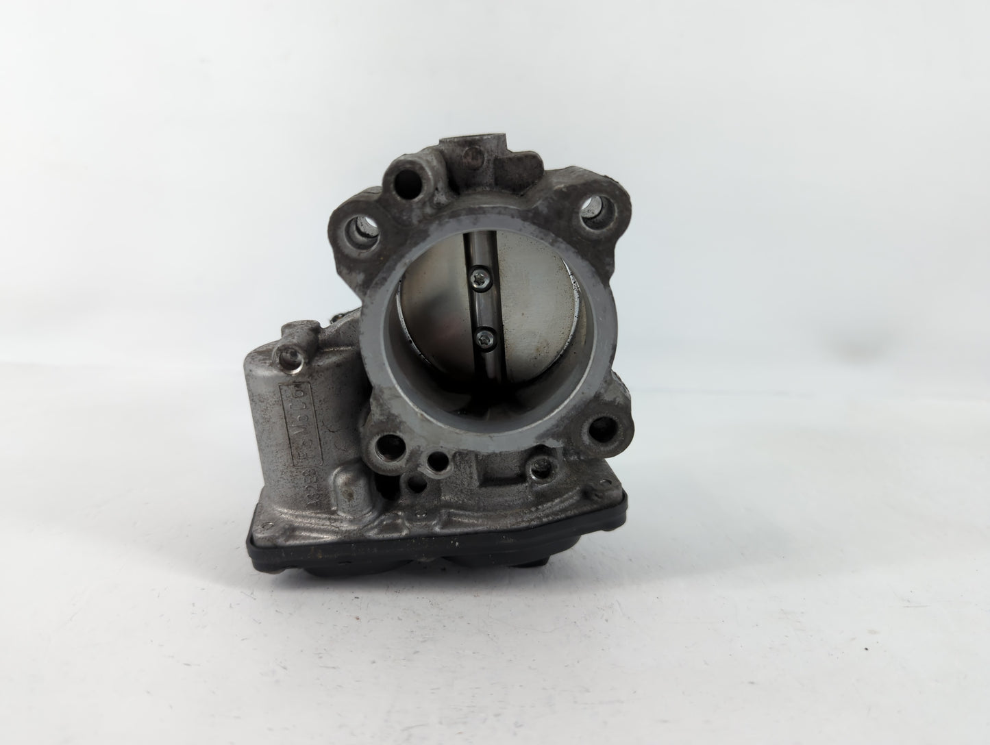 2014-2020 Ford Fusion Throttle Body P/N:B10 280 176 F DS7G-9F991-CA Fits Fits 2014 2015 2016 2017 2018 2019 2020 OEM Used Auto Parts - Oemusedautoparts1.com