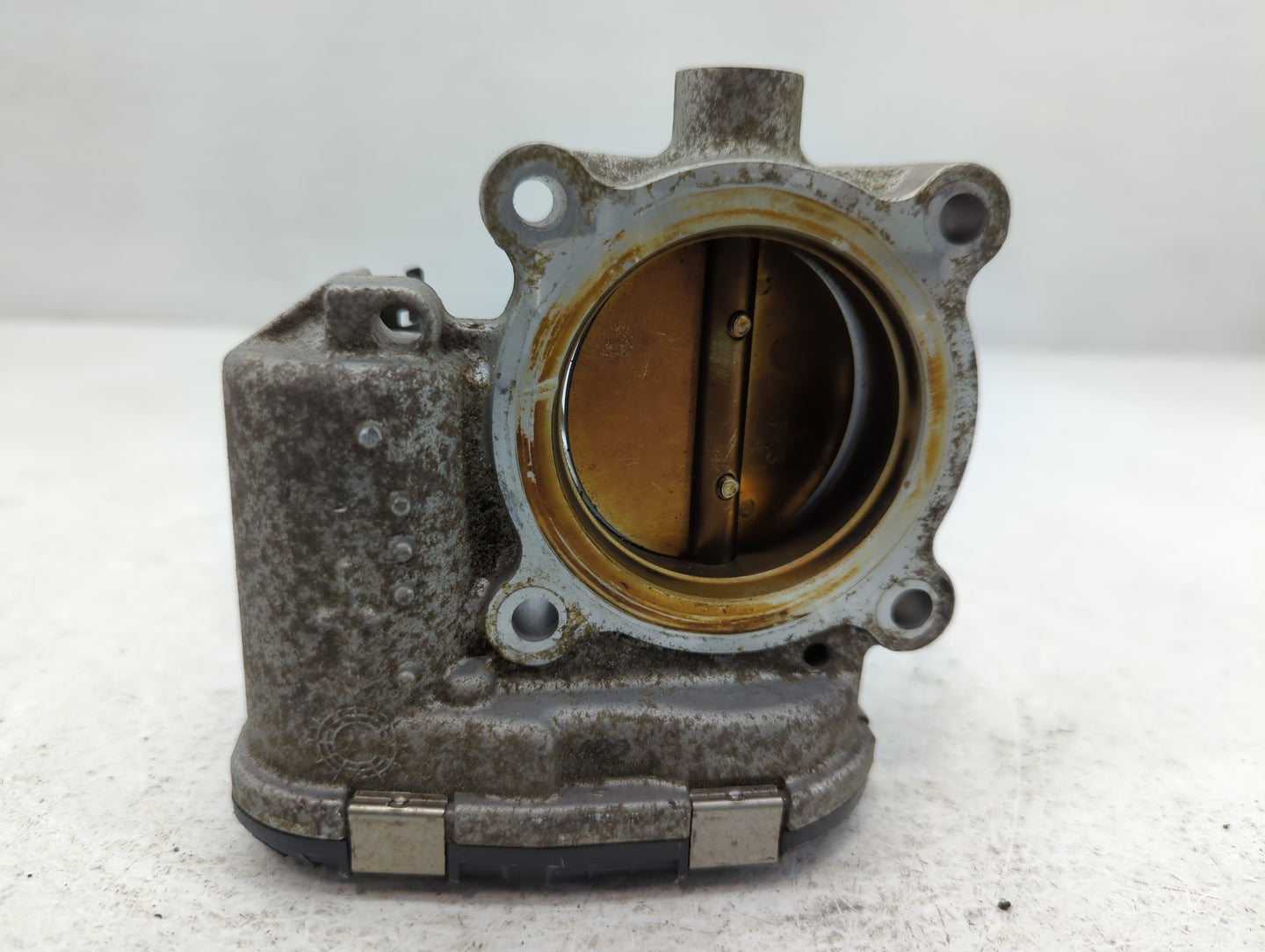 2014-2018 Ford Focus Throttle Body P/N:DS7E-9F991-BB Fits Fits 2014 2015 2016 2017 2018 2019 2020 2021 2022 OEM Used Auto Parts - Oemusedautoparts1.com