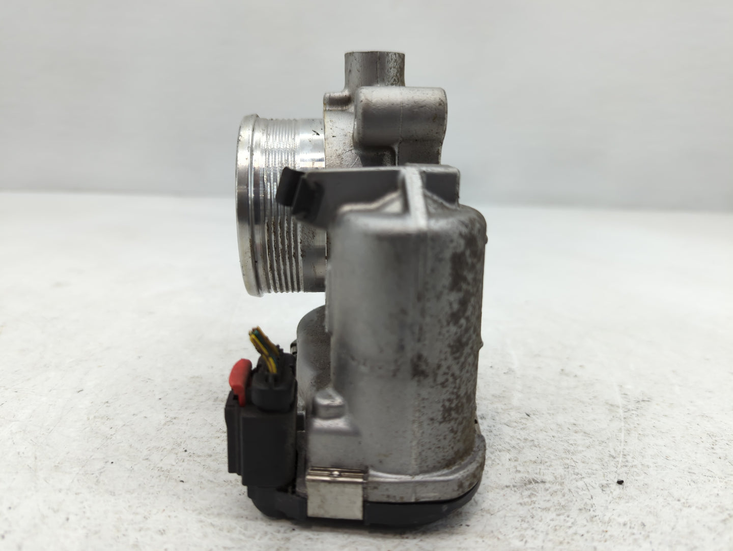2014-2018 Ford Focus Throttle Body P/N:DS7E-9F991-BB Fits Fits 2014 2015 2016 2017 2018 2019 2020 2021 2022 OEM Used Auto Parts - Oemusedautoparts1.com