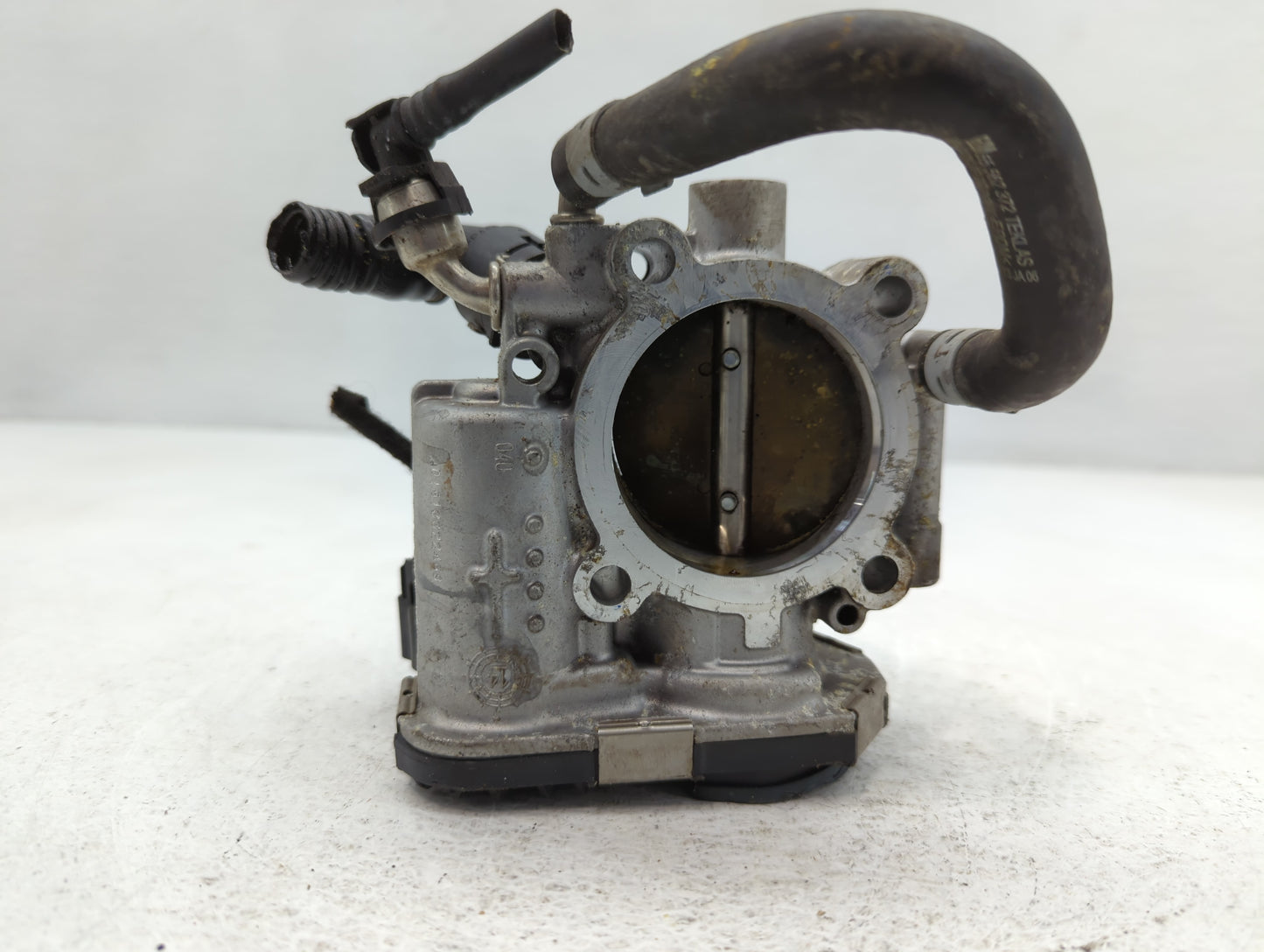 2011-2016 Chevrolet Cruze Throttle Body P/N:55 561495 Fits Fits 2011 2012 2013 2014 2015 2016 2017 2018 2019 2020 2021 OEM Used Auto Parts - Oemusedautoparts1.com