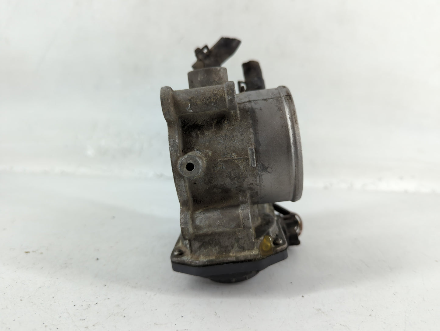 2013-2014 Hyundai Elantra Throttle Body P/N:35100-2E000 Fits Fits 2012 2013 2014 2015 2016 2018 2019 2020 2021 OEM Used Auto Parts - Oemusedautoparts1.com