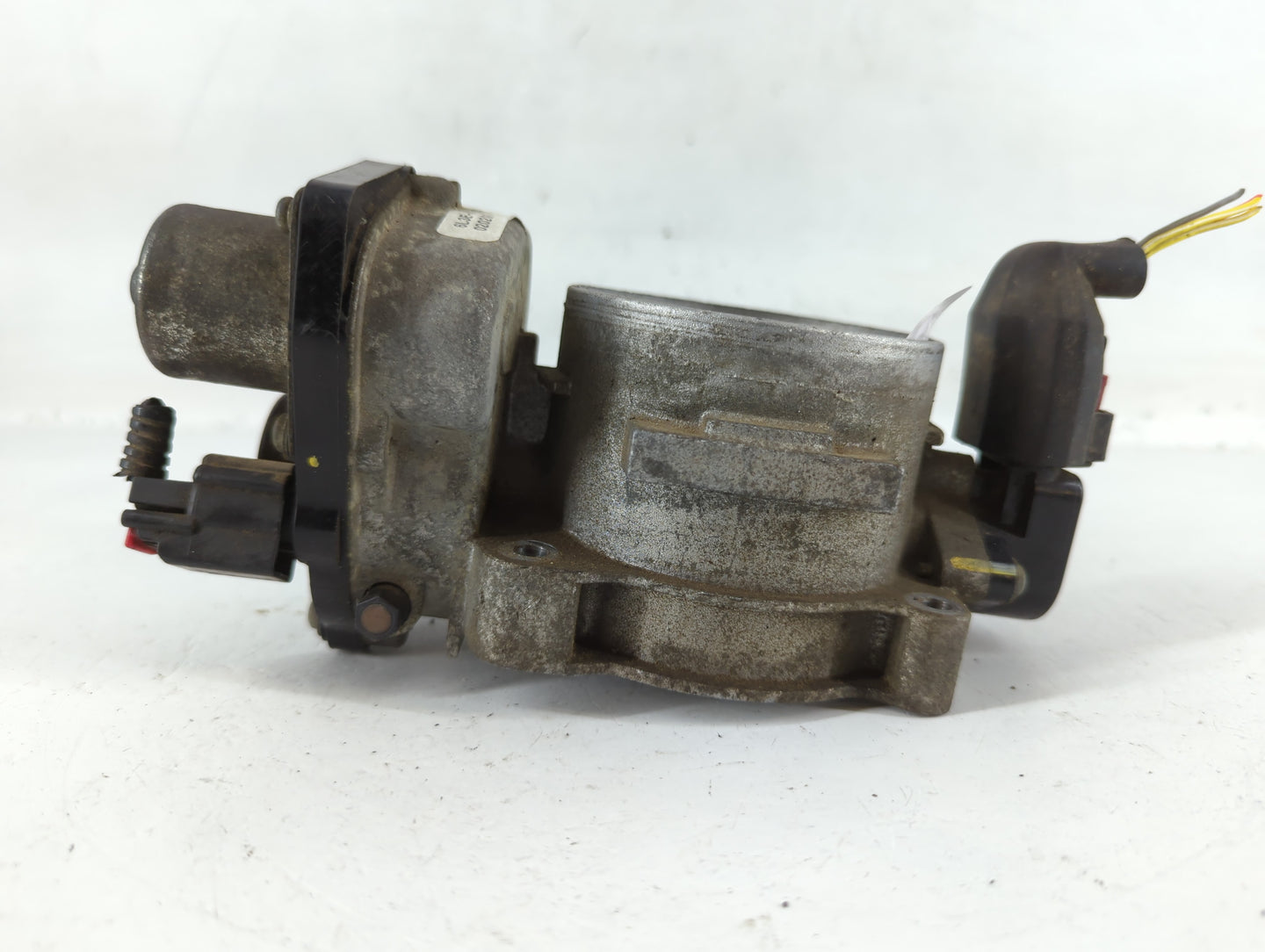 2007 Ford Expedition Throttle Body P/N:020206 2 1080149 02R, 6L3E-AA Fits Fits 2004 2005 2006 2008 2009 2010 OEM Used Auto Parts - Oemusedautoparts1.com