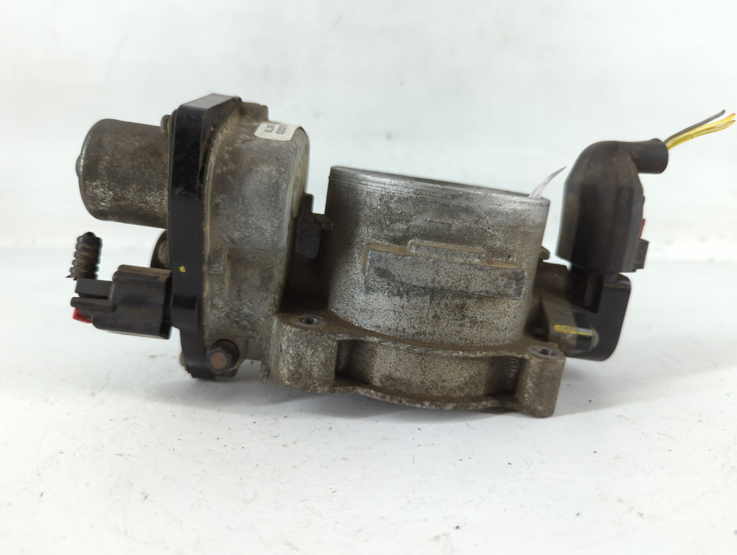 2007 Ford Expedition Throttle Body P/N:020206 2 1080149 02R, 6L3E-AA Fits Fits 2004 2005 2006 2008 2009 2010 OEM Used Auto Parts - Oemusedautoparts1.com