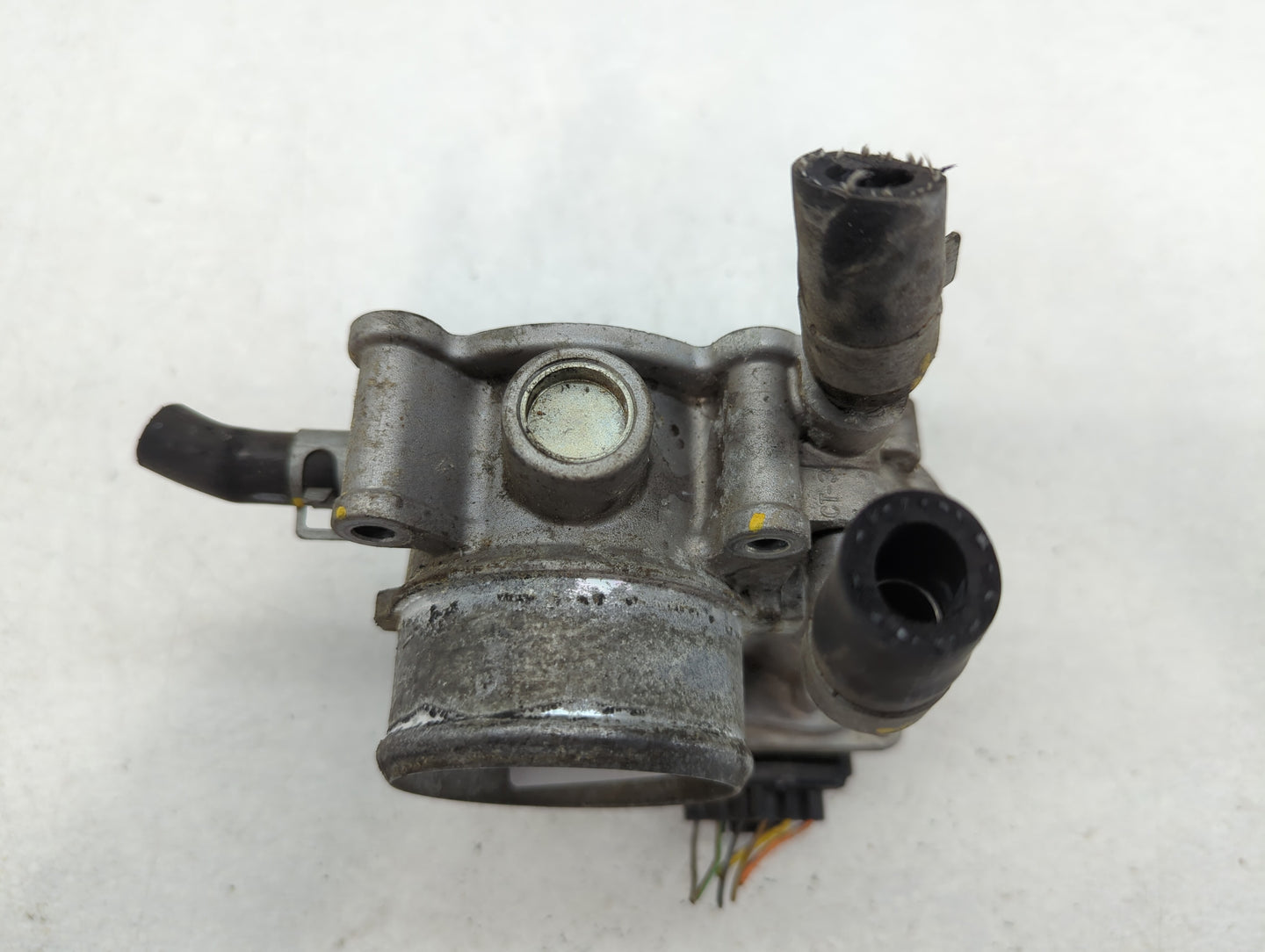 2015-2020 Hyundai Veloster Throttle Body P/N:35100-2B340 Fits Fits 2015 2016 2017 2018 2019 2020 2021 2022 OEM Used Auto Parts - Oemusedautoparts1.com