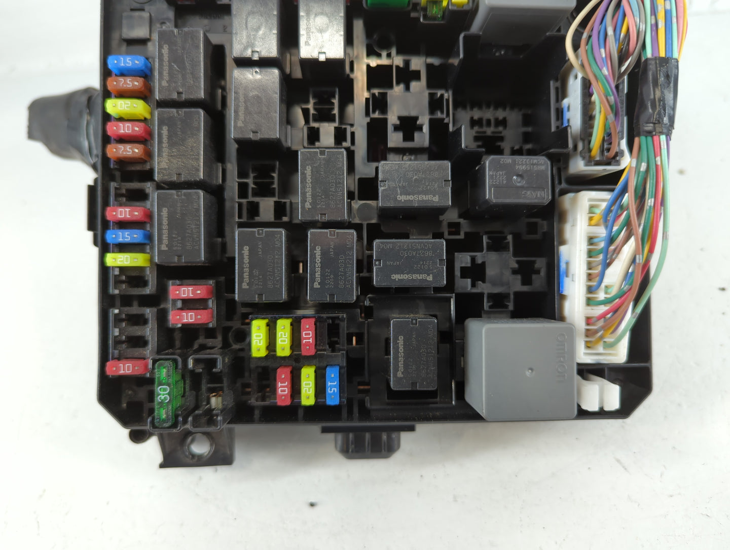 2012-2017 Mitsubishi Outlander Sport Fusebox Fuse Box Panel Relay Module P/N:8565A268 Fits Fits 2012 2013 2014 2015 2016 2017 OEM Used Auto Parts - Oemusedautoparts1.com