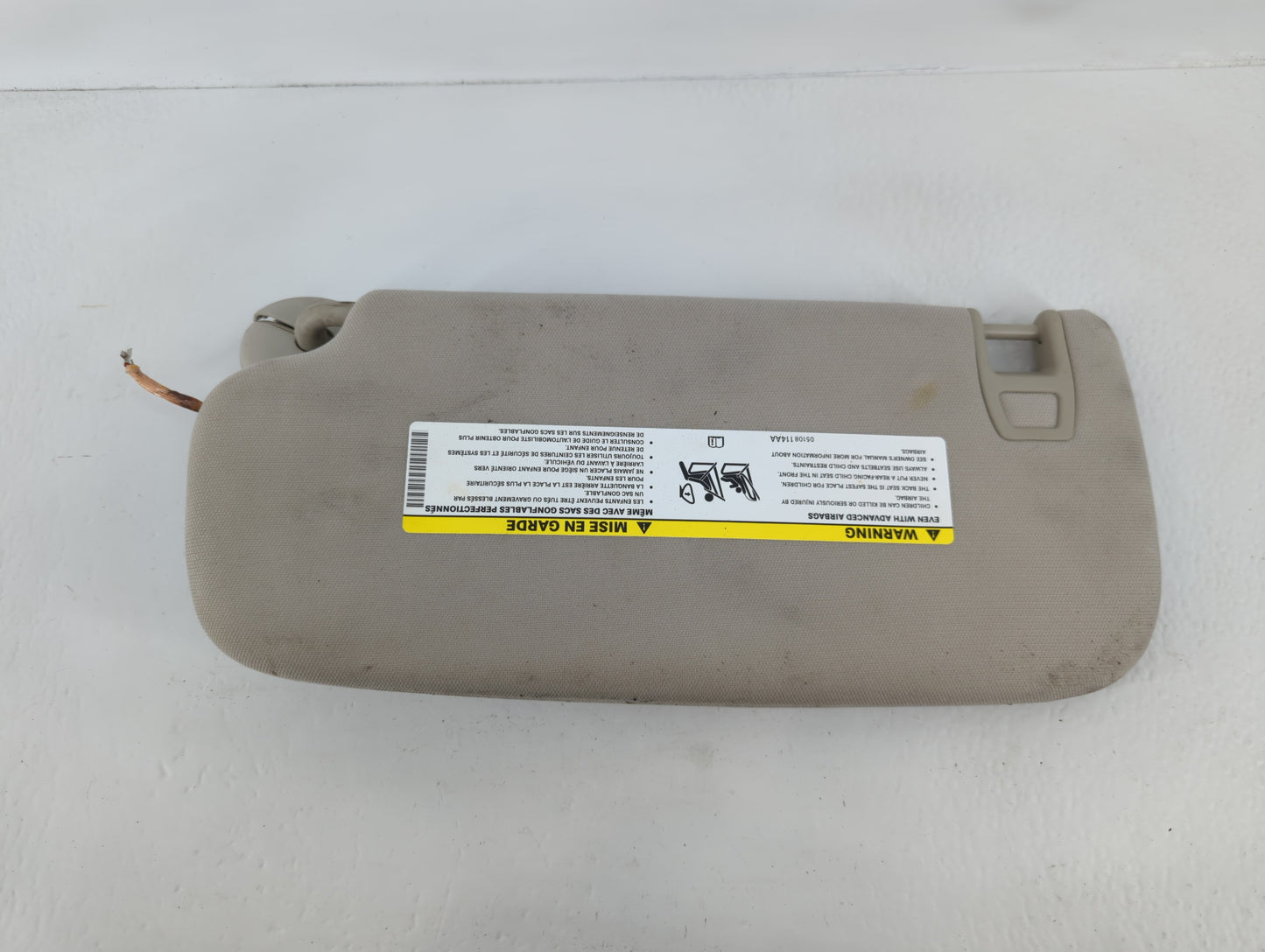 2011-2013 Jeep Grand Cherokee Sun Visor Shade Replacement Passenger Right Mirror Fits OEM Used Auto Parts - Oemusedautoparts1.com