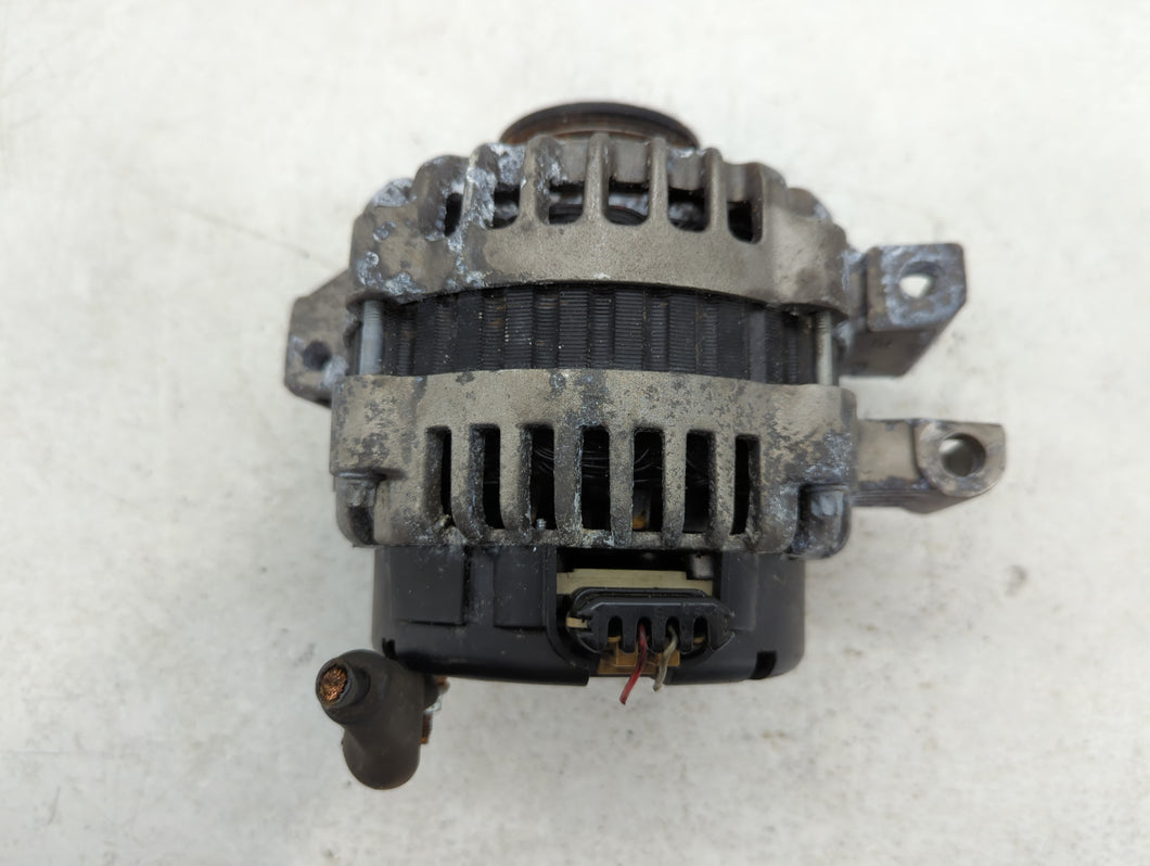 2002-2005 Chevrolet Trailblazer Alternator Replacement Generator Charging Assembly Engine OEM P/N:0233471005700064 Fits OEM Used Auto Parts