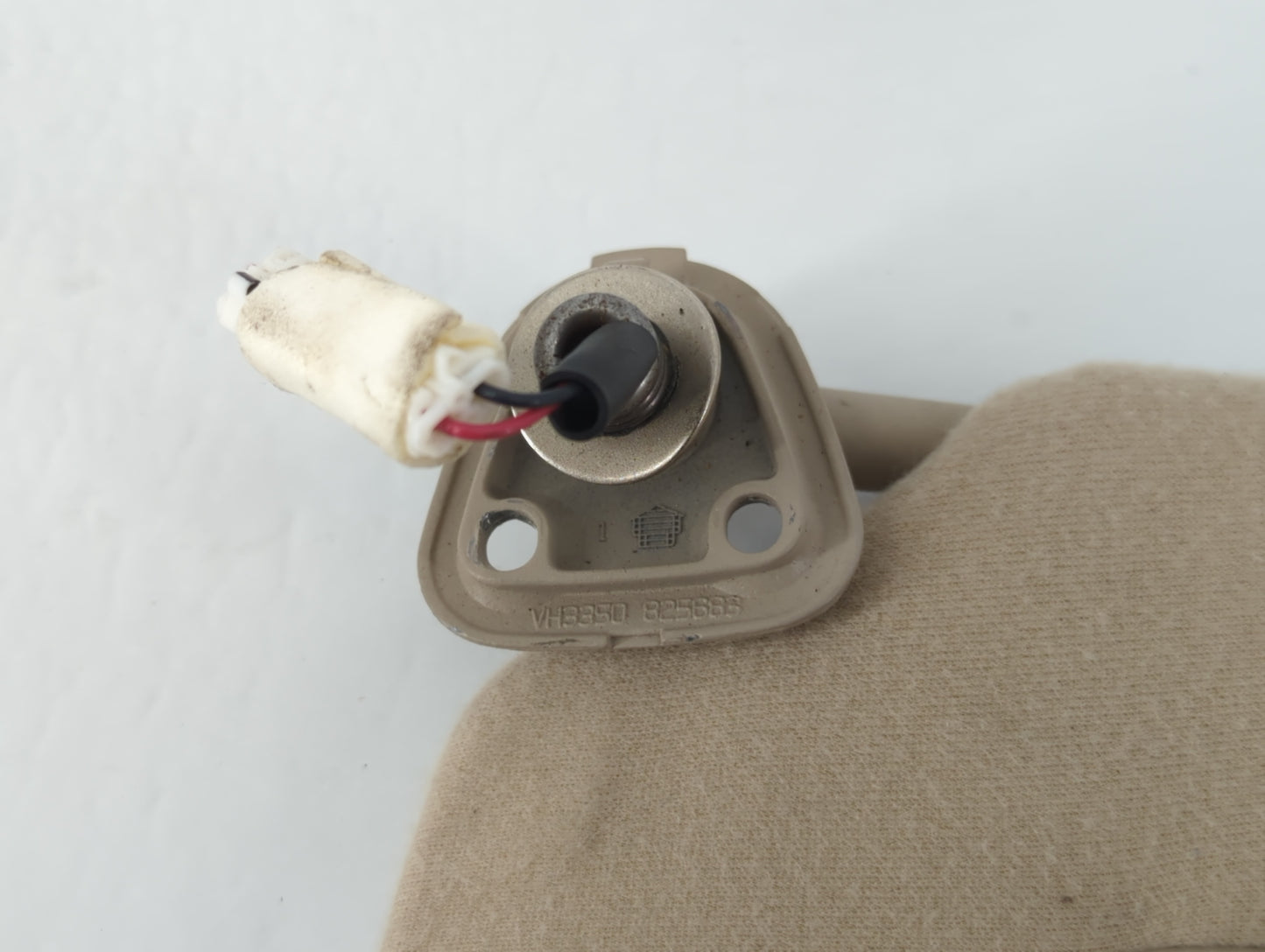 2005-2012 Toyota Avalon Sun Visor Shade Replacement Passenger Right Mirror Fits Fits 2005 2006 2007 2008 2009 2010 2011 2012 OEM Used Auto Parts - Oemusedautoparts1.com