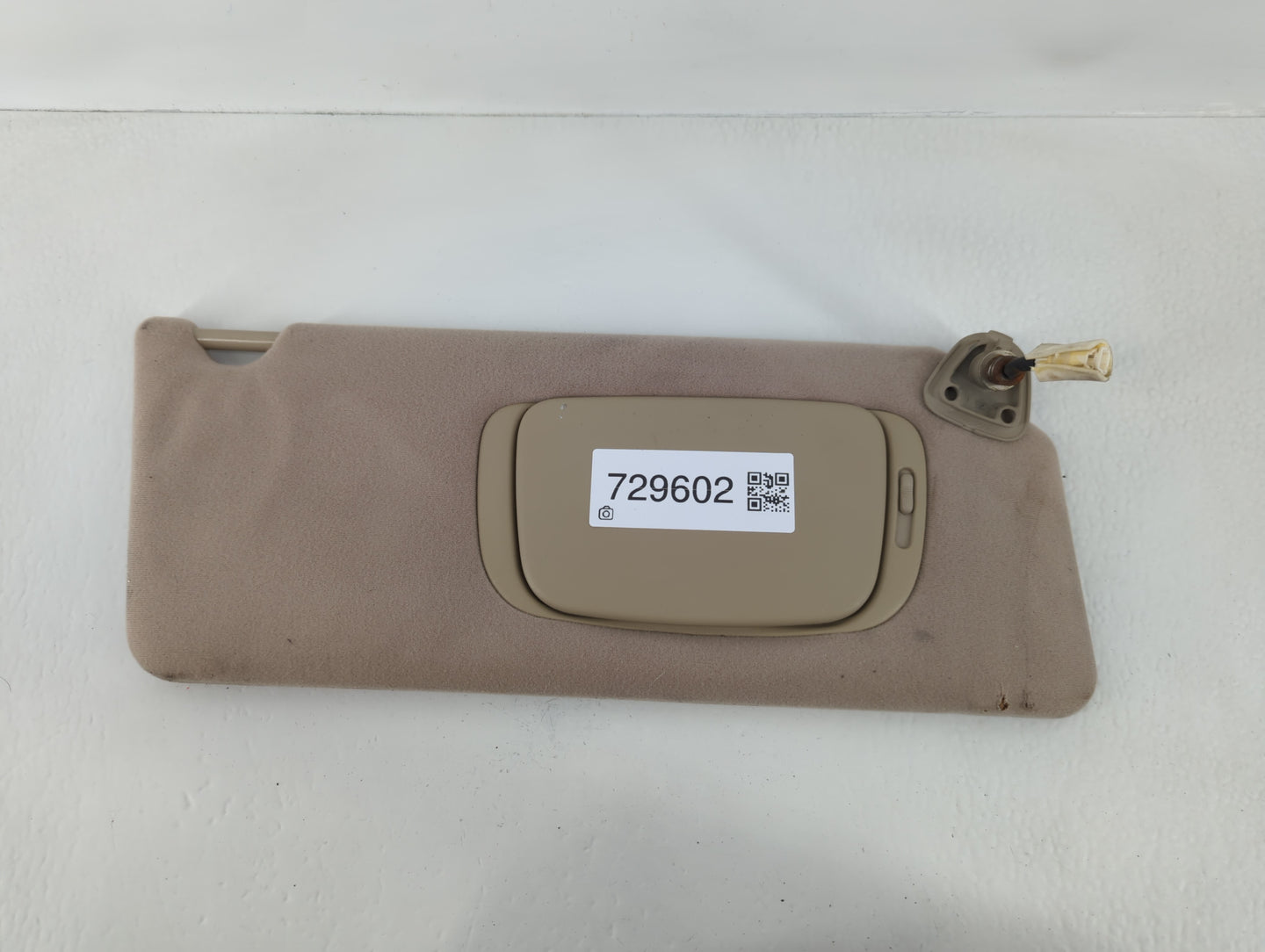 2002-2006 Toyota Camry Sun Visor Shade Replacement Passenger Right Mirror Fits Fits 2002 2003 2004 2005 2006 OEM Used Auto Parts - Oemusedautoparts1.com