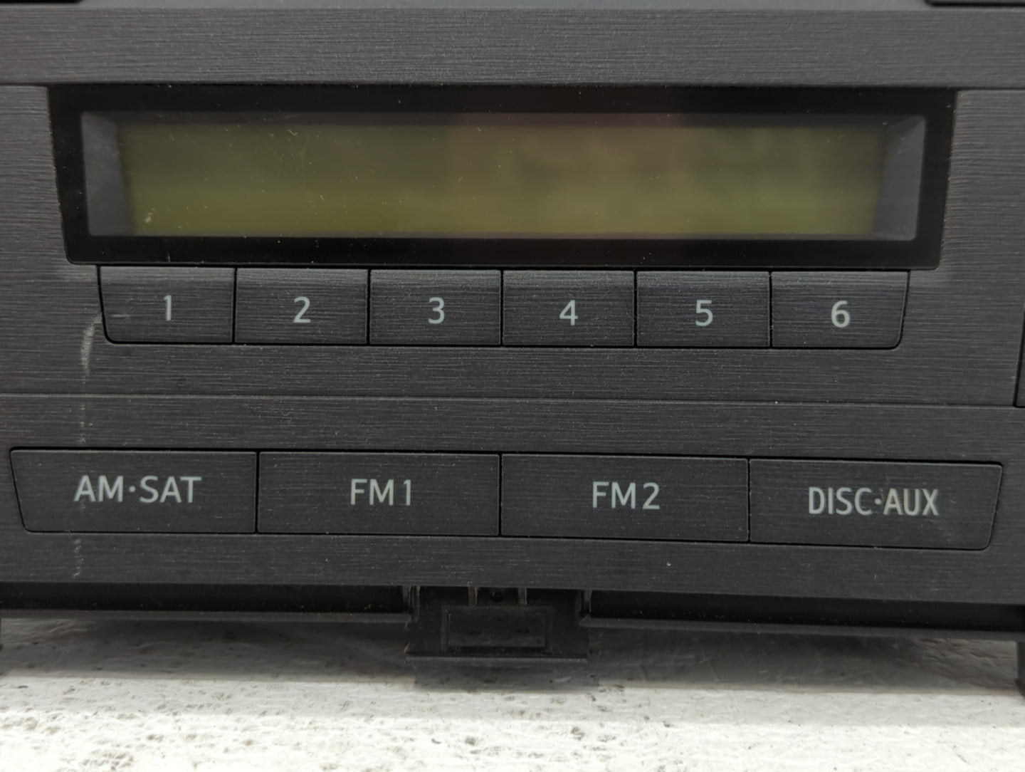 2010-2011 Toyota Prius Radio AM FM Cd Player Receiver Replacement P/N:86120-47290 Fits Fits 2010 2011 OEM Used Auto Parts - Oemusedautoparts1.com