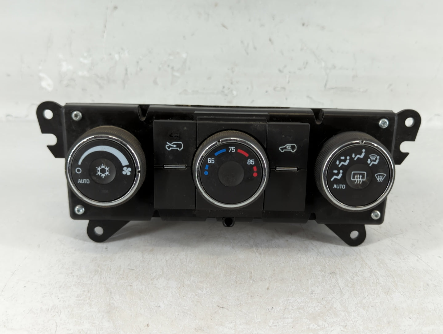 2008-2012 Buick Enclave Climate Control Module Temperature AC/Heater Replacement P/N:96800686 Fits Fits 2008 2009 2010 2011 2012 OEM Used Auto Parts - Oemusedautoparts1.com