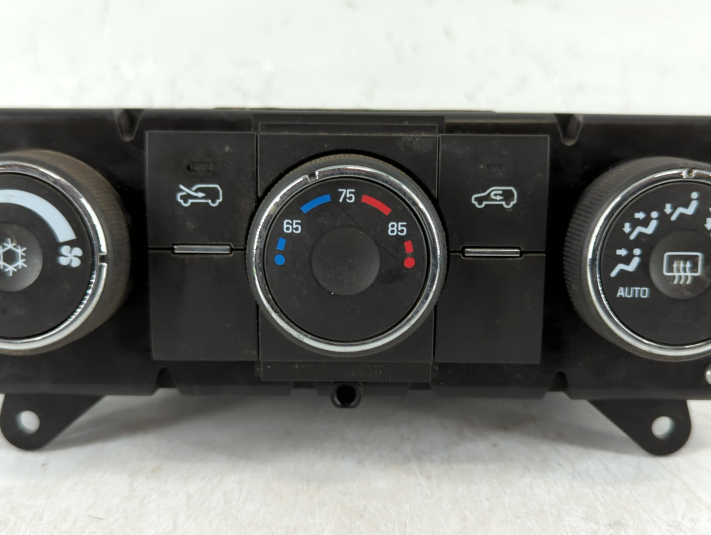 2008-2012 Buick Enclave Climate Control Module Temperature AC/Heater Replacement P/N:96800686 Fits Fits 2008 2009 2010 2011 2012 OEM Used Auto Parts - Oemusedautoparts1.com