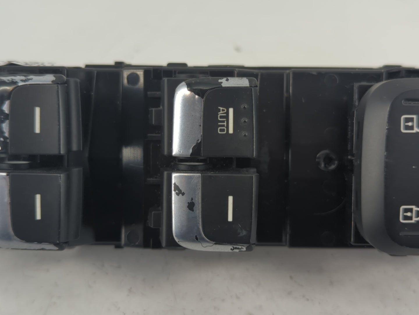 2021-2022 Chevrolet Trailblazer Master Power Window Switch Replacement Driver Side Left P/N:93571-D9000 Fits OEM Used Auto Parts - Oemusedautoparts1.com