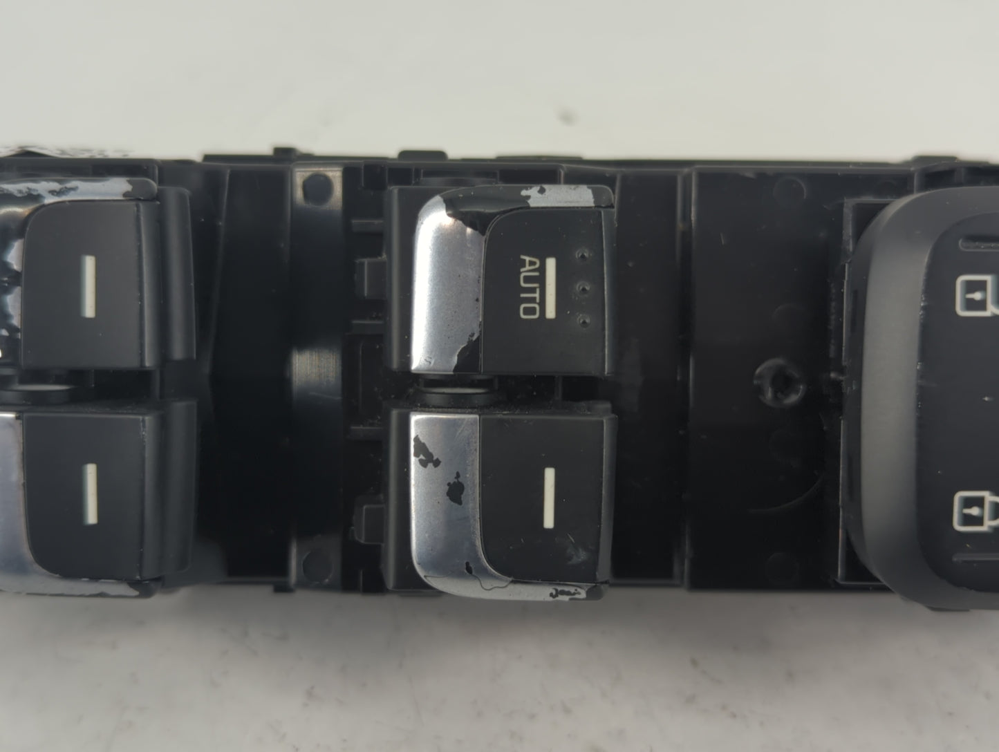 2021-2022 Chevrolet Trailblazer Master Power Window Switch Replacement Driver Side Left P/N:93571-D9000 Fits OEM Used Auto Parts - Oemusedautoparts1.com