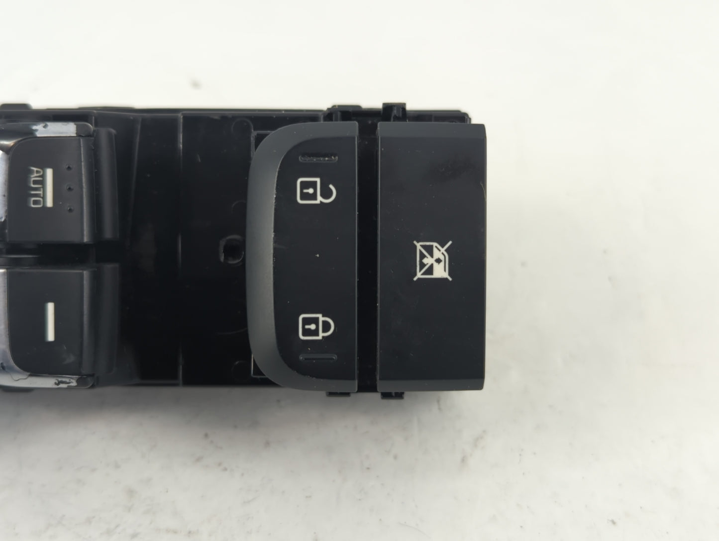 2021-2022 Chevrolet Trailblazer Master Power Window Switch Replacement Driver Side Left P/N:93571-D9000 Fits OEM Used Auto Parts - Oemusedautoparts1.com