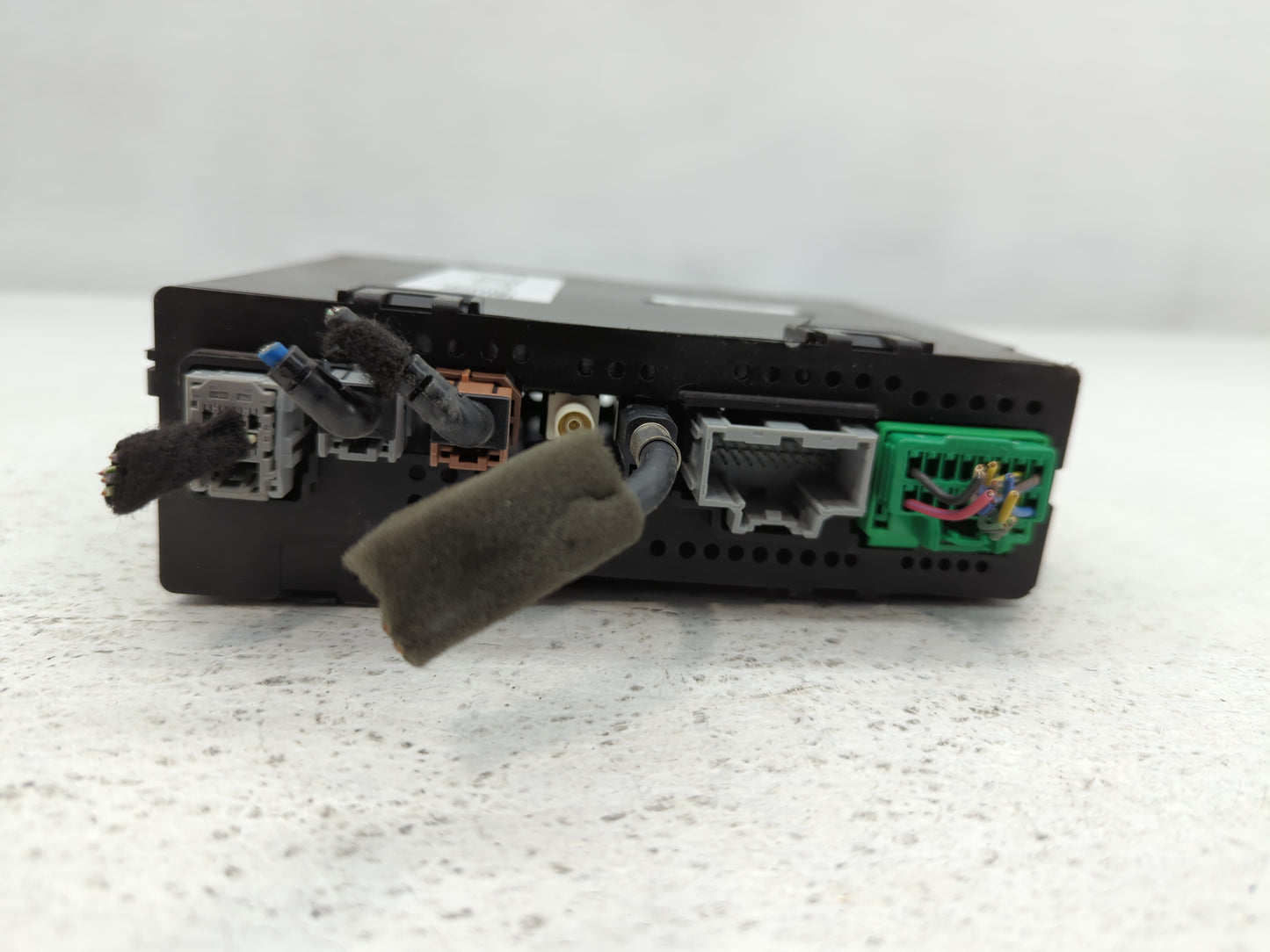 2015 Gmc Sierra 1500 Radio AM FM Cd Player Receiver Replacement P/N:13596613 Fits OEM Used Auto Parts - Oemusedautoparts1.com