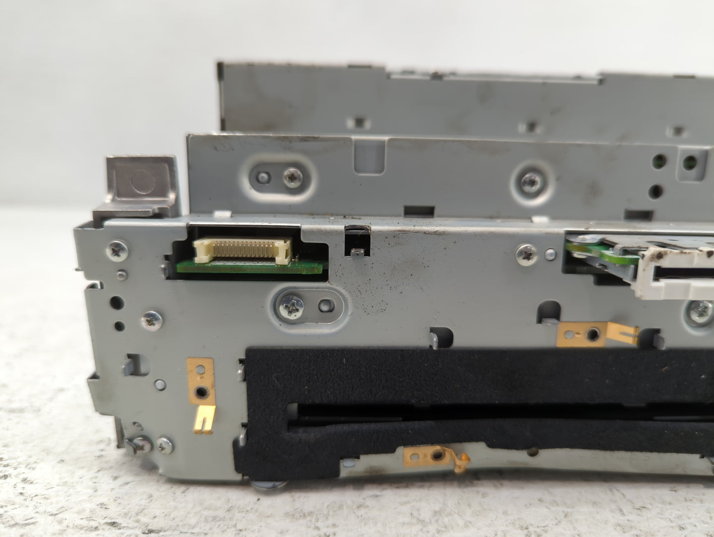 2012 Mercedes-Benz C250 Radio AM FM Cd Player Receiver Replacement P/N:A 204 900 61 08 Fits OEM Used Auto Parts - Oemusedautoparts1.com