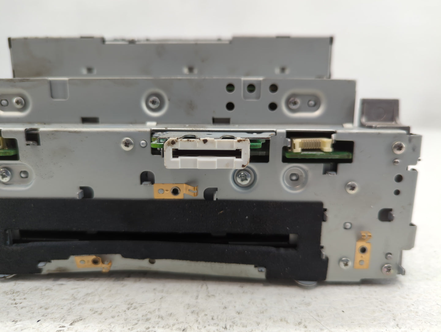 2012 Mercedes-Benz C250 Radio AM FM Cd Player Receiver Replacement P/N:A 204 900 61 08 Fits OEM Used Auto Parts - Oemusedautoparts1.com