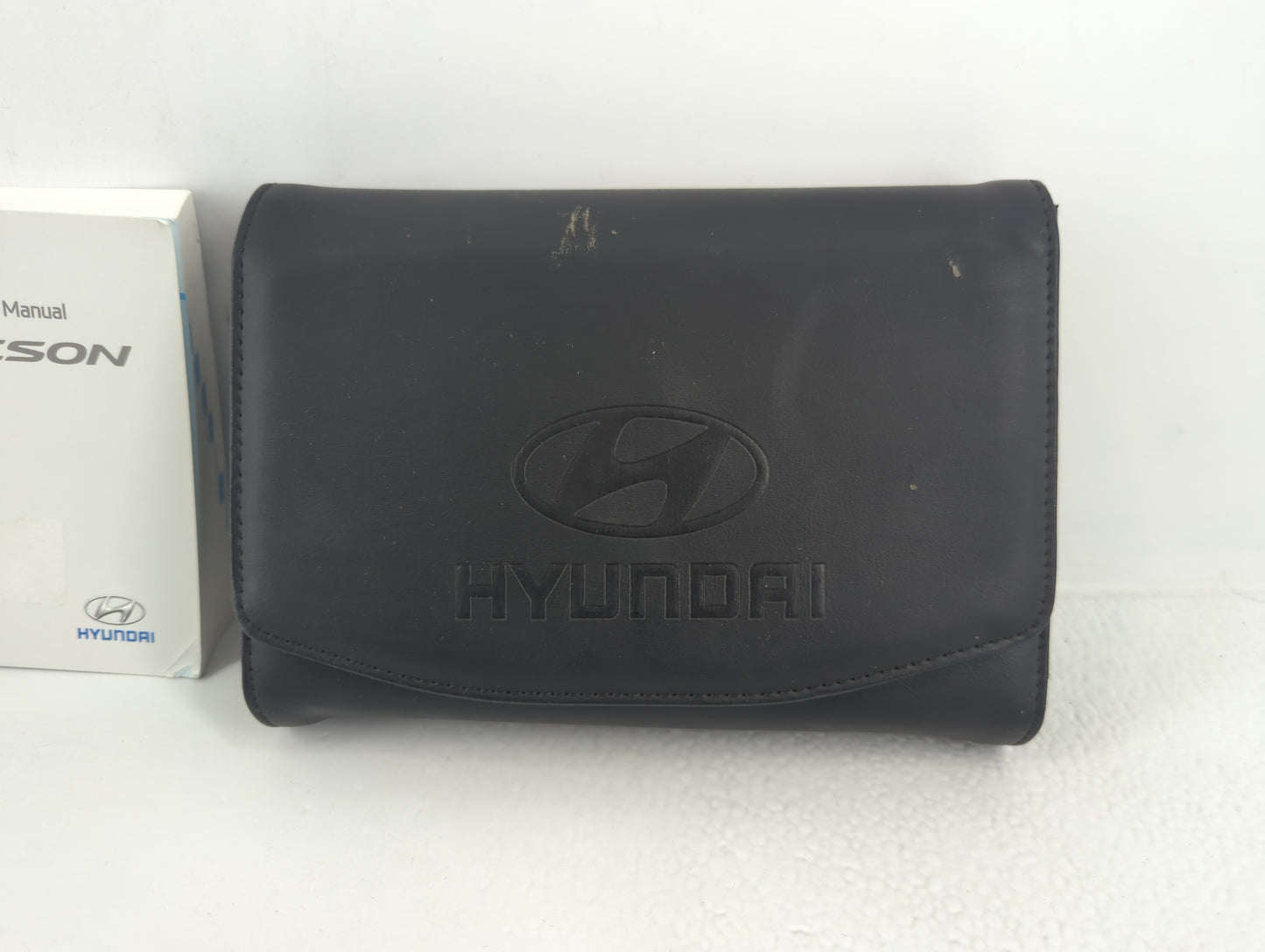 2016 Hyundai Tucson Owners Manual Book Guide P/N:GD30-EU56D OEM Used Auto Parts - Oemusedautoparts1.com