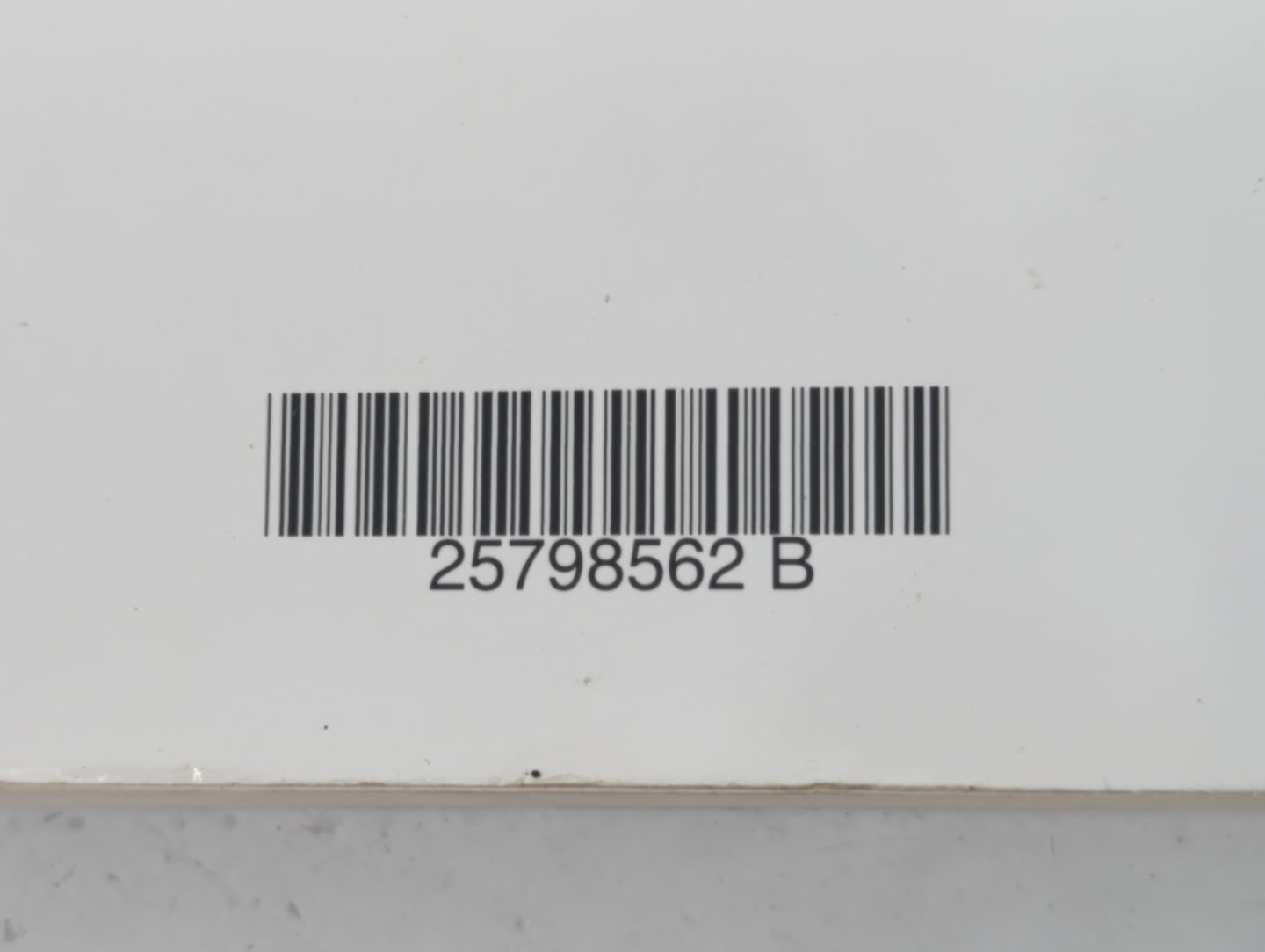 2010 Chevrolet Equinox Owners Manual Book Guide P/N:25798562 B OEM Used Auto Parts - Oemusedautoparts1.com