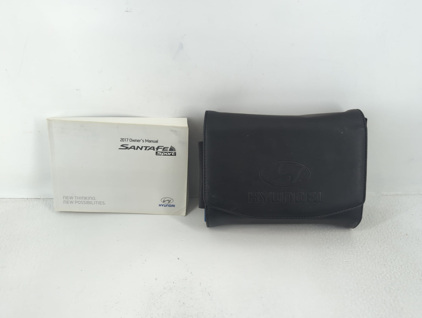 2017 Hyundai Santa Fe Owners Manual Book Guide P/N:H2W0-EU62B OEM Used Auto Parts - Oemusedautoparts1.com