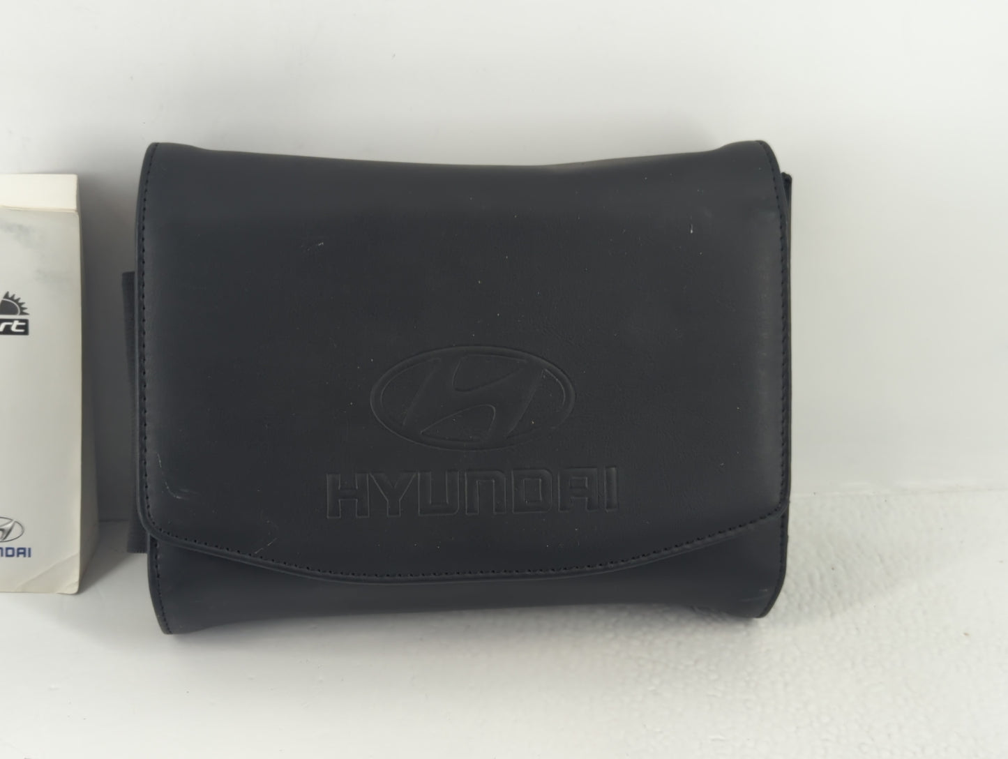 2017 Hyundai Santa Fe Owners Manual Book Guide P/N:H2W0-EU62B OEM Used Auto Parts - Oemusedautoparts1.com