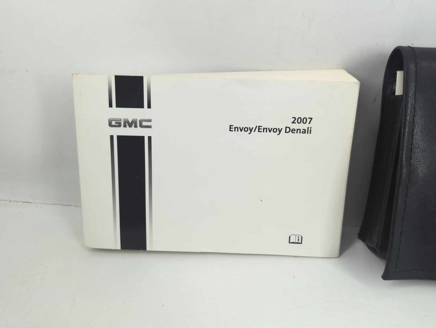 2007 Gmc Envoy Owners Manual Book Guide P/N:15863674 A OEM Used Auto Parts - Oemusedautoparts1.com