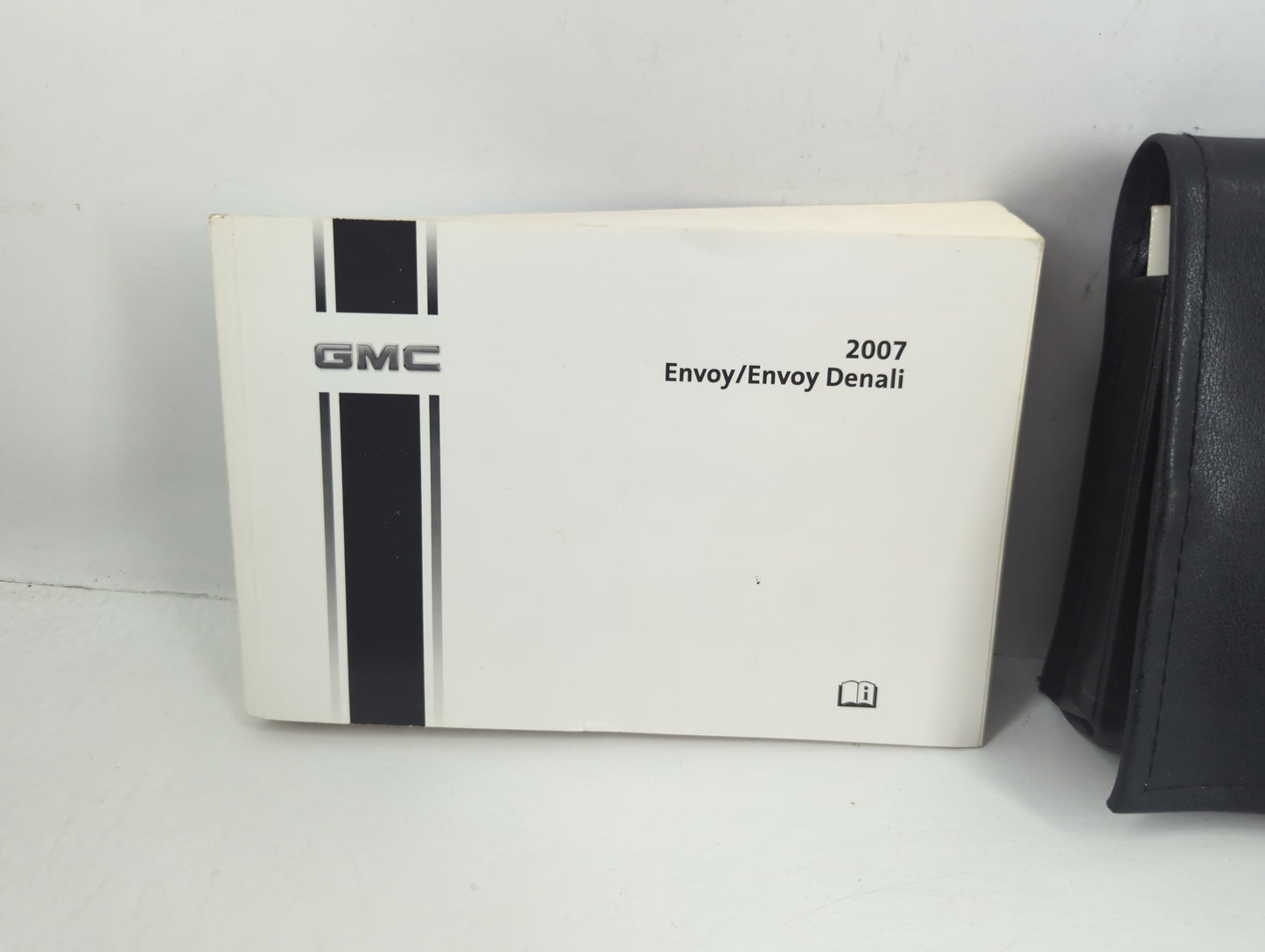 2007 Gmc Envoy Owners Manual Book Guide P/N:15863674 A OEM Used Auto Parts - Oemusedautoparts1.com