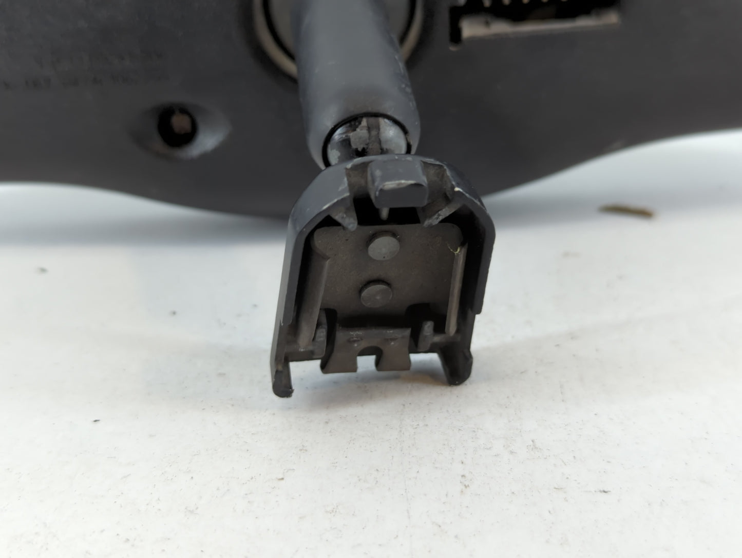 1995 Gmc 1500 Interior Rear View Mirror Replacement OEM P/N:E11015306 Fits OEM Used Auto Parts - Oemusedautoparts1.com