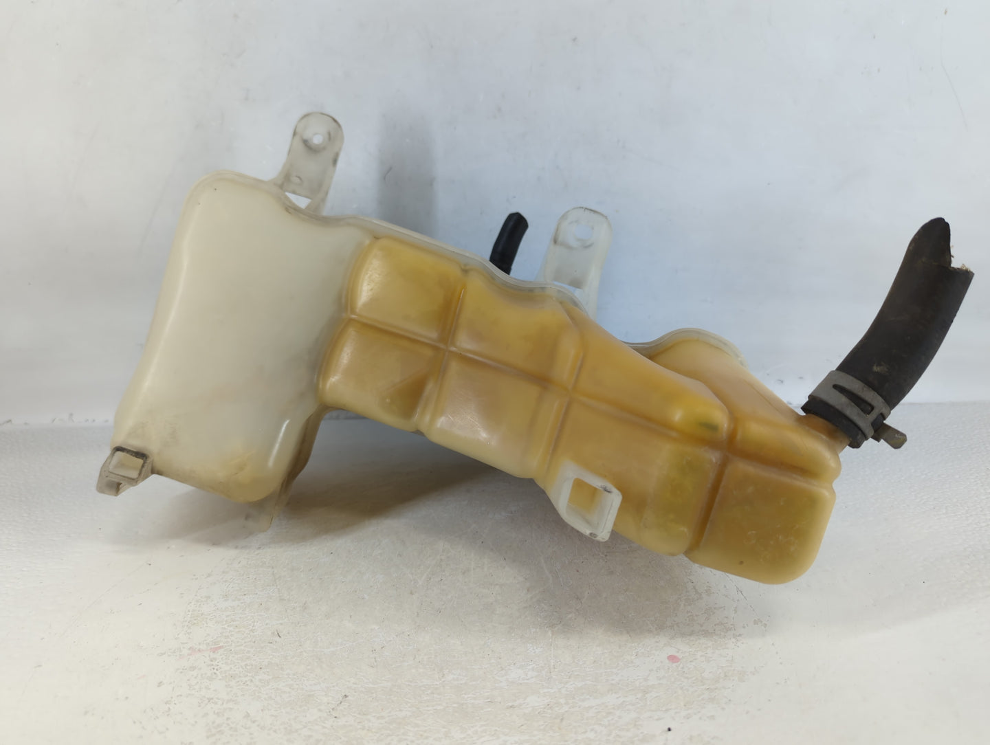 2005-2005 Chrysler 300 Windshield Washer Fluid Reservoir Bottle Oem - Oemusedautoparts1.com