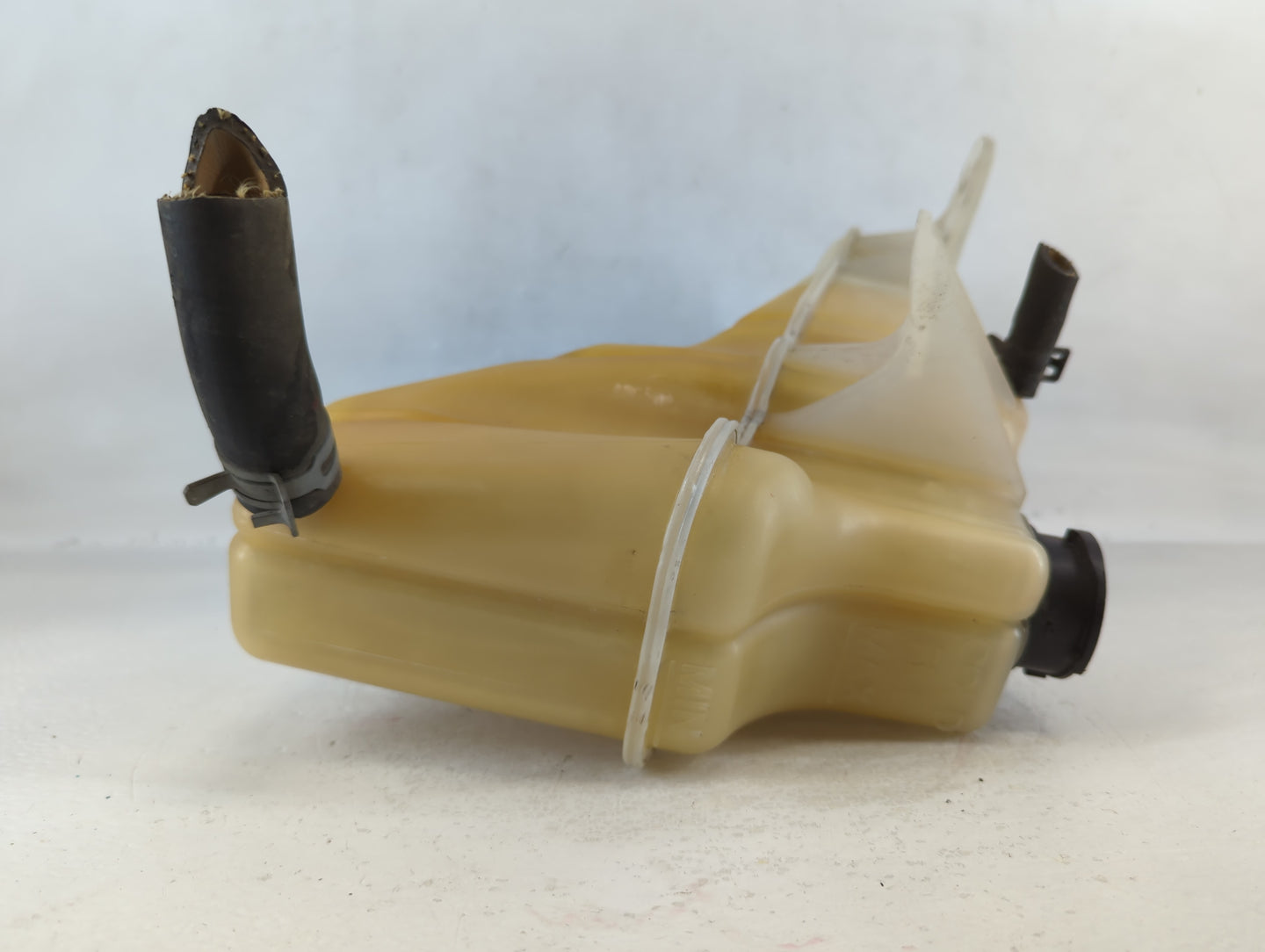 2005-2005 Chrysler 300 Windshield Washer Fluid Reservoir Bottle Oem - Oemusedautoparts1.com