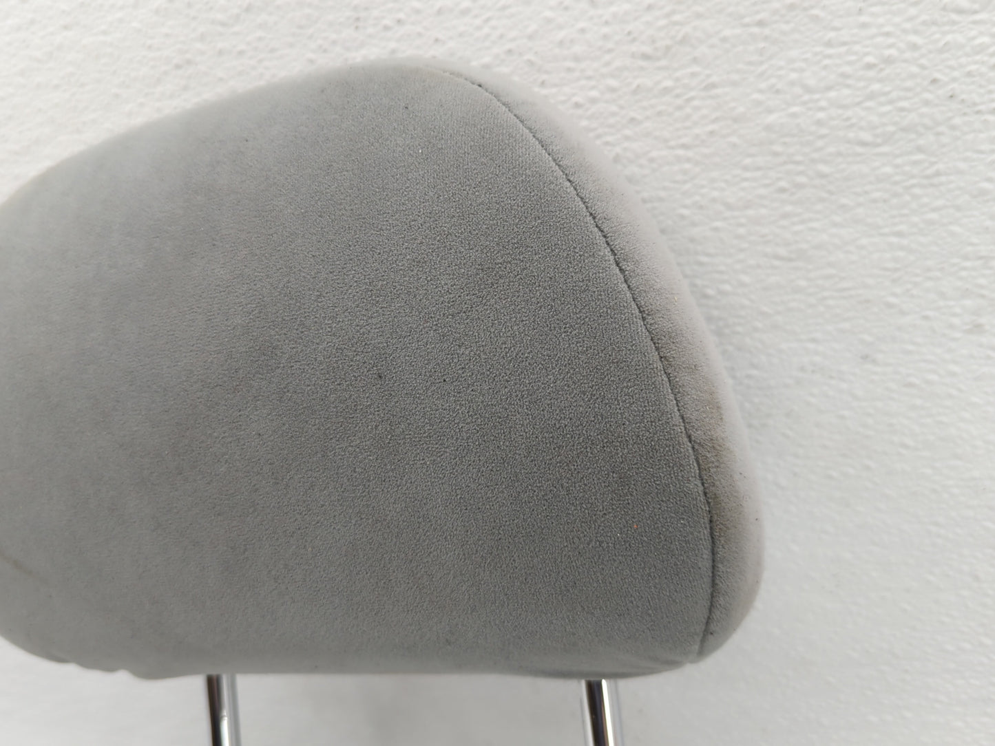 2005-2006 Ford Five Hundred Headrest Head Rest Front Driver Passenger Seat Fits Fits 2005 2006 OEM Used Auto Parts - Oemusedautoparts1.com