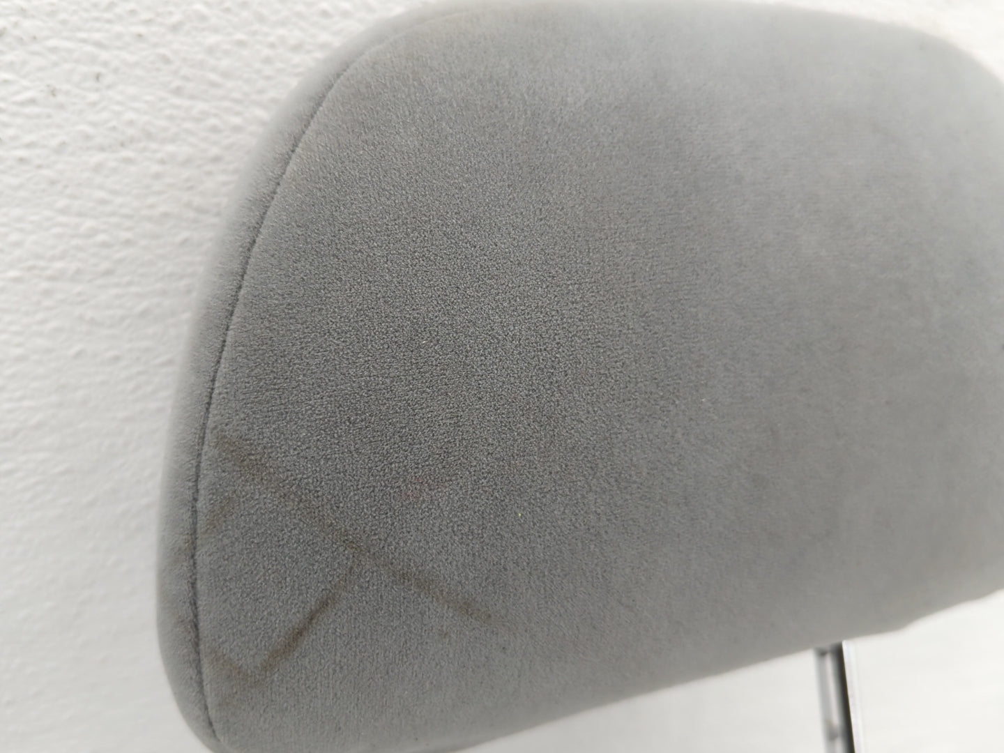 2005-2006 Ford Five Hundred Headrest Head Rest Front Driver Passenger Seat Fits Fits 2005 2006 OEM Used Auto Parts - Oemusedautoparts1.com