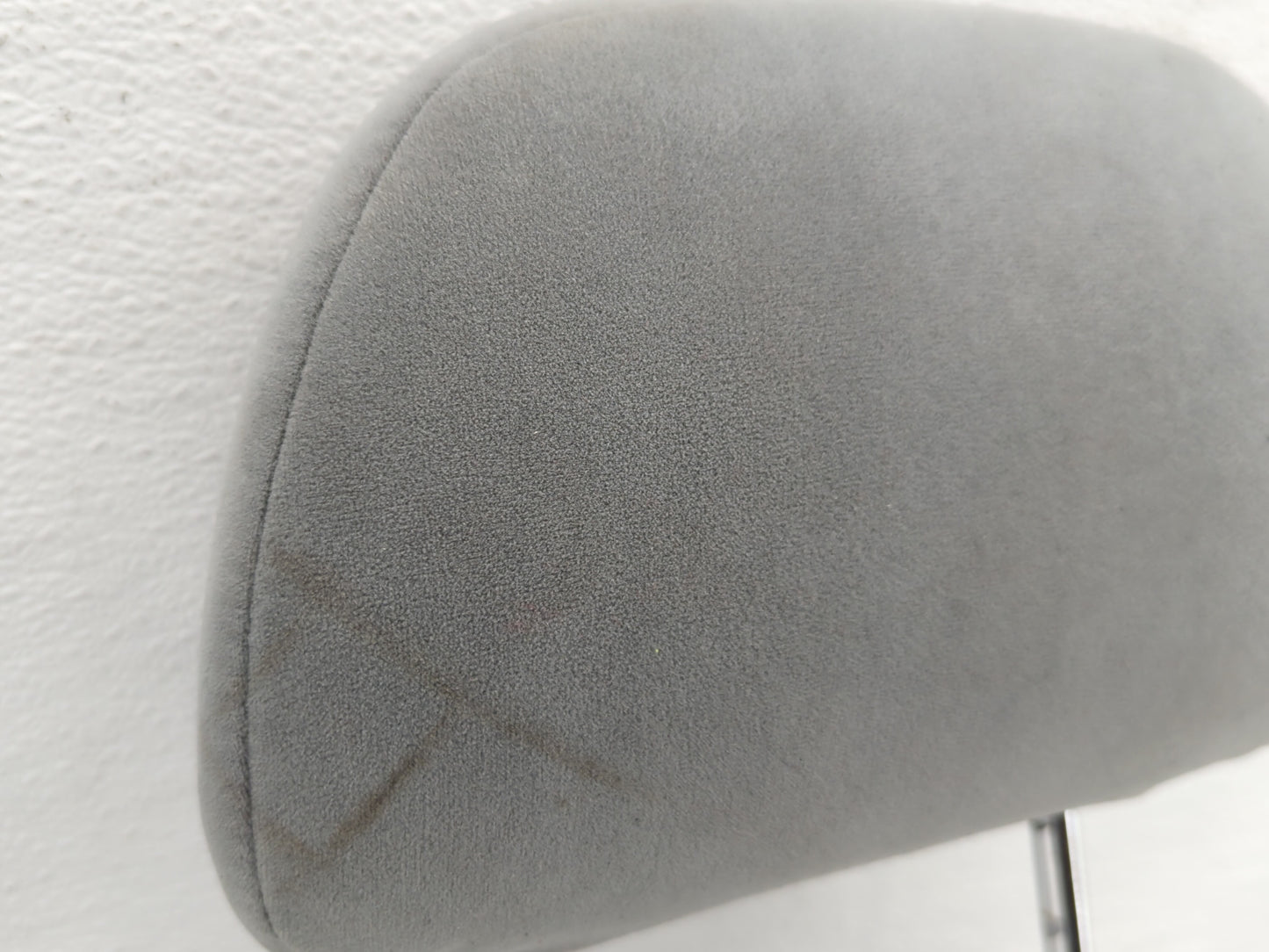 2005-2006 Ford Five Hundred Headrest Head Rest Front Driver Passenger Seat Fits Fits 2005 2006 OEM Used Auto Parts - Oemusedautoparts1.com