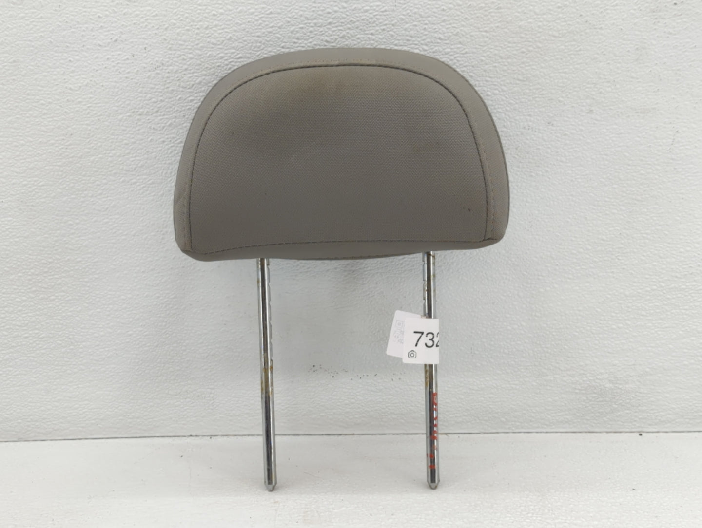 2008-2010 Saturn Vue Headrest Head Rest Front Driver Passenger Seat Fits Fits 2008 2009 2010 OEM Used Auto Parts - Oemusedautoparts1.com