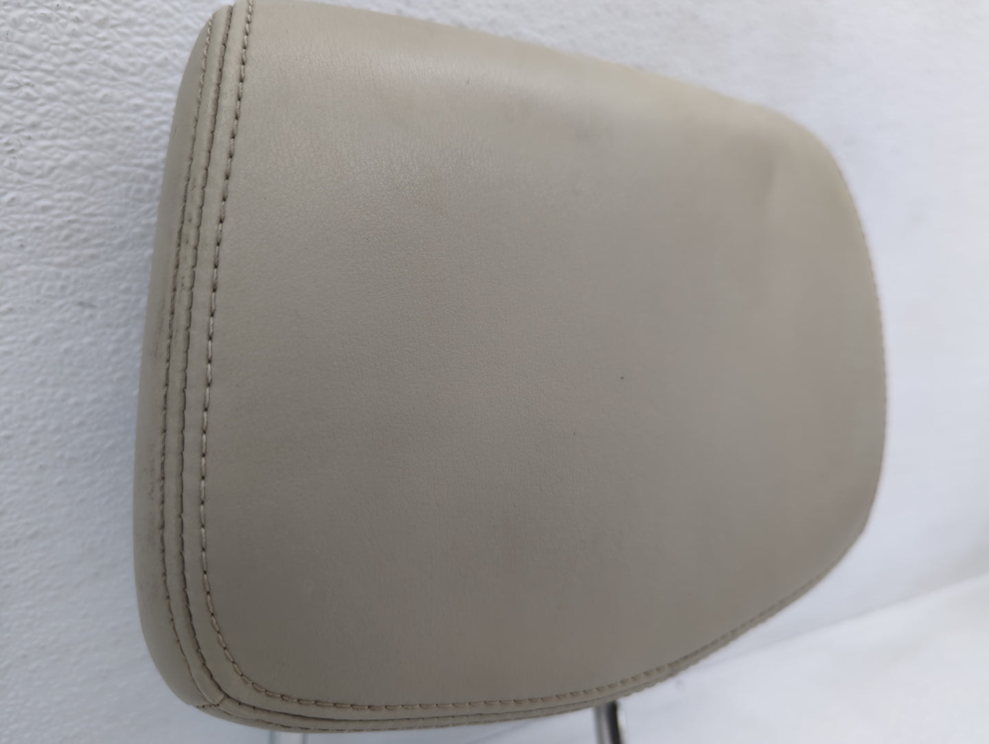 2010 Cadillac Srx Headrest Head Rest Rear Seat Fits OEM Used Auto Parts - Oemusedautoparts1.com