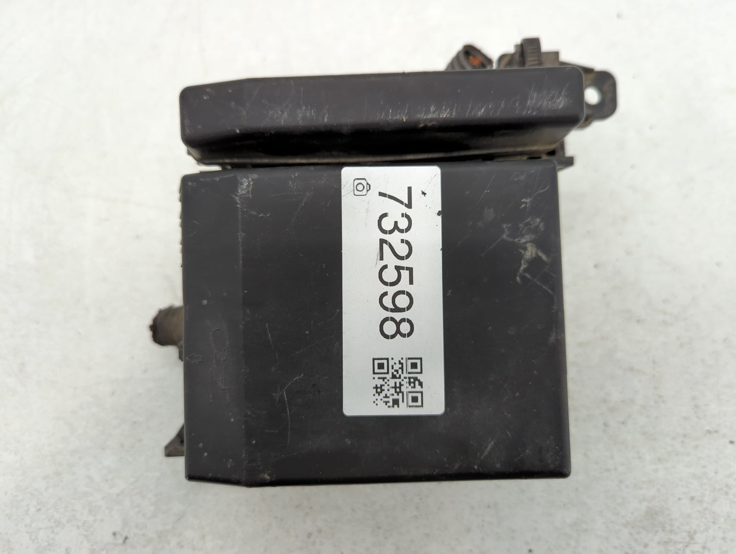 2004 Mitsubishi Galant Fusebox Fuse Box Panel Relay Module P/N:40127-0681 Fits OEM Used Auto Parts - Oemusedautoparts1.com